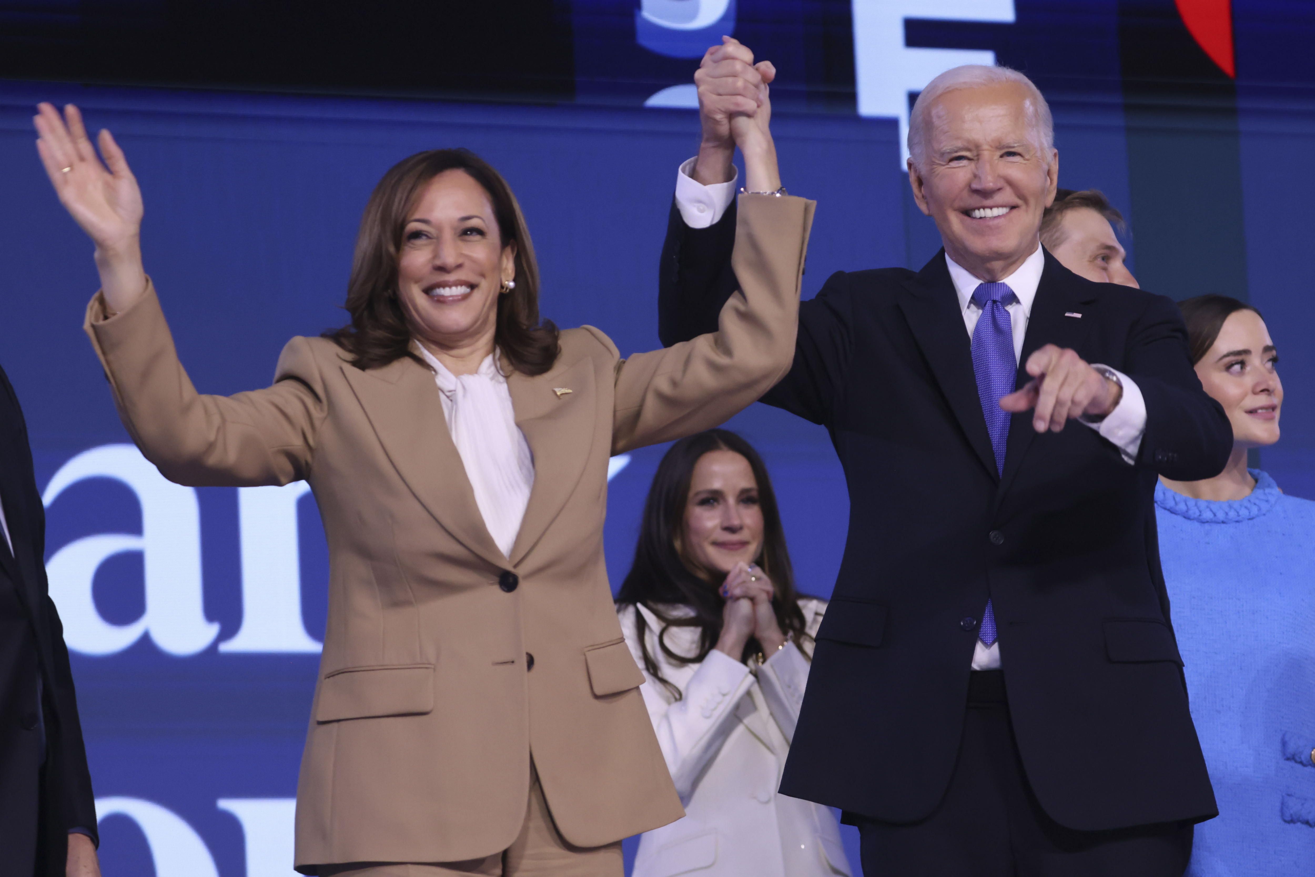 Kamala Harris eta Joe Biden, bart, Alderdi Demokrataren Kongresu Nazionalean, Chicagon (AEB). JUSTIN LANE / EFE