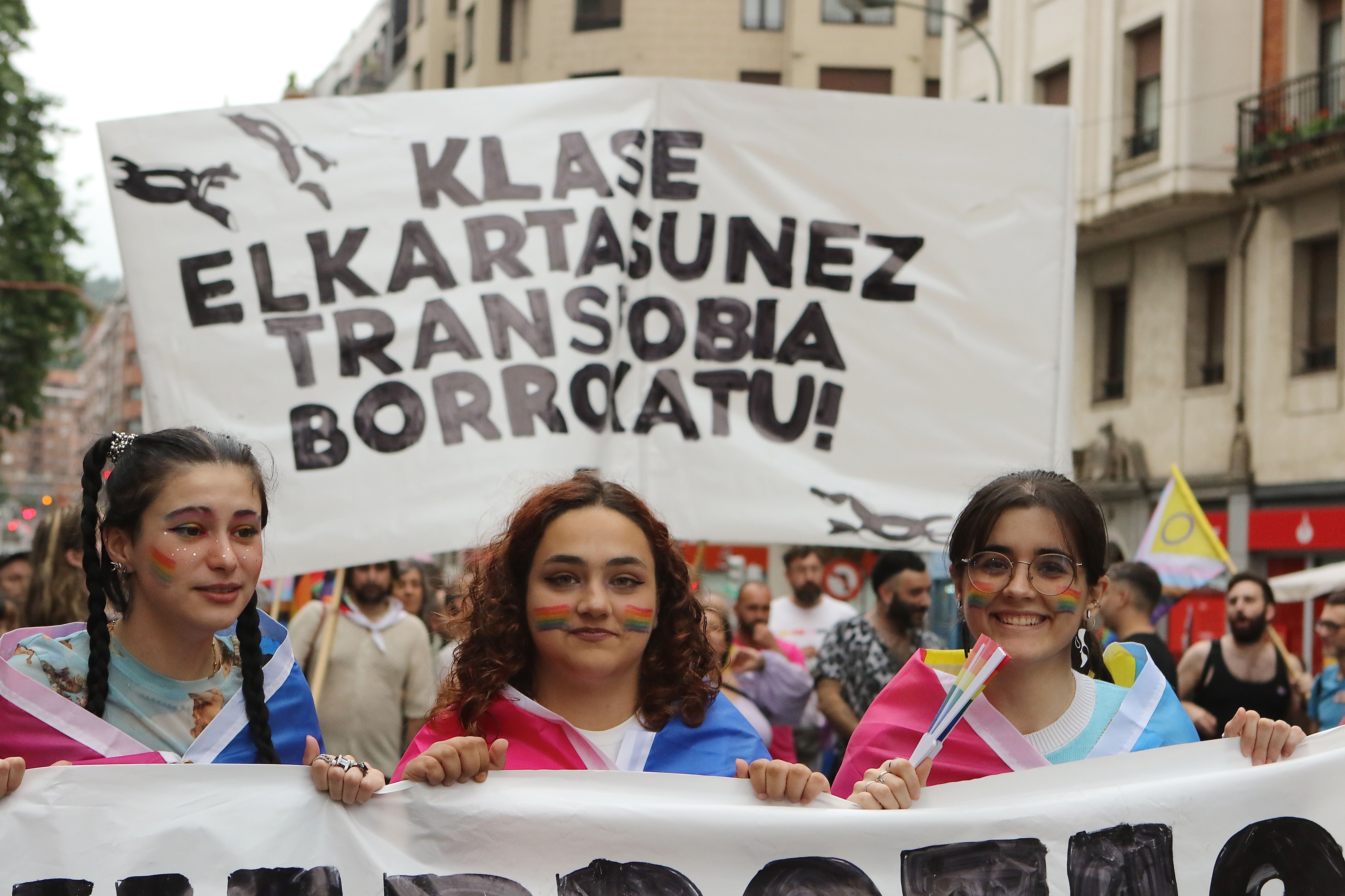 LGTBI komunitatearen aldeko manifestazio bat, Bilbon, ekainaren 28an. OSKAR MATXIN EDESA / FOKU