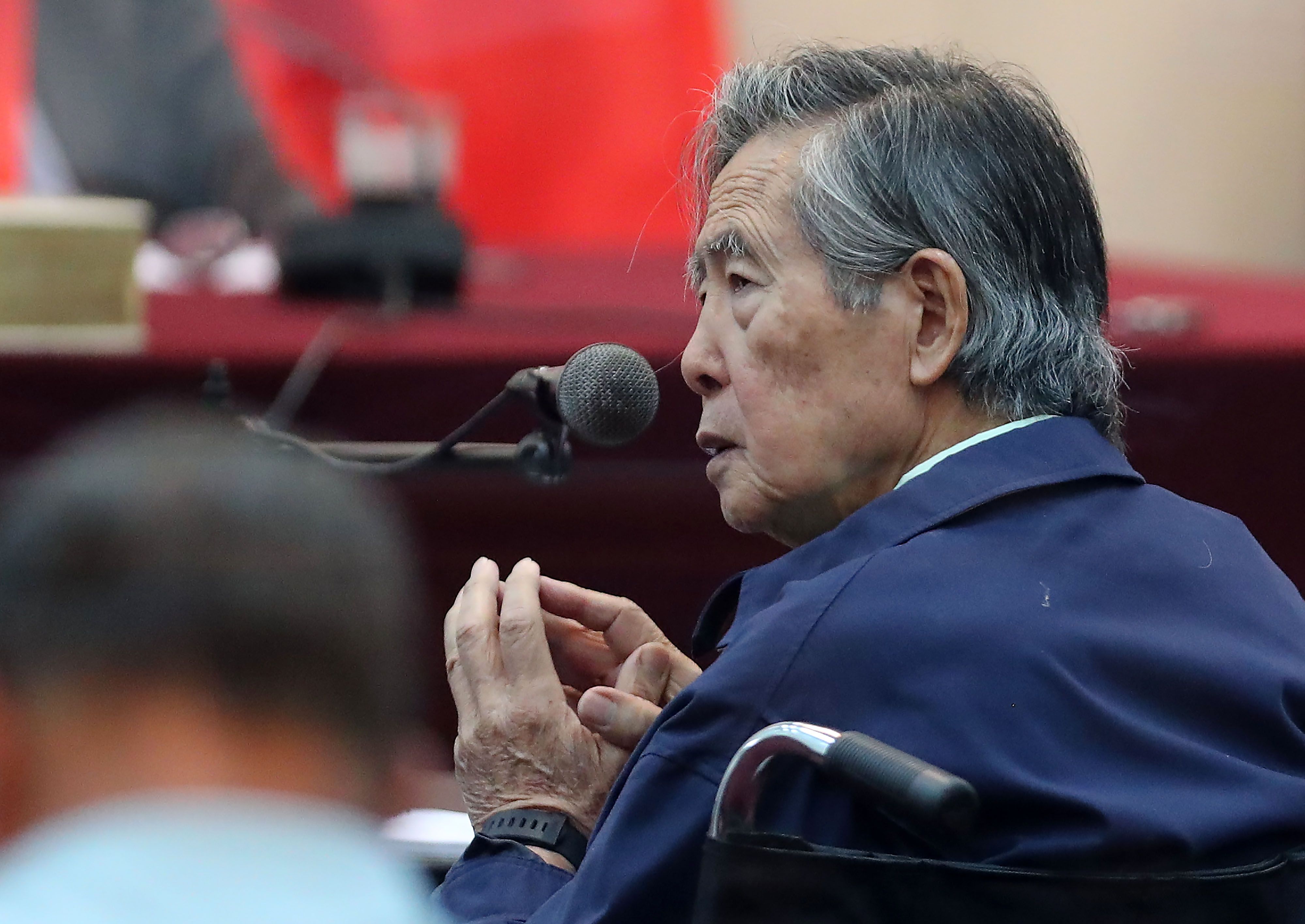 Alberto Fujimori Peruko presidente ohia, epaitegian deklaratzen; artxiboko irudi bat. ERNESTO ARIAS / EFE