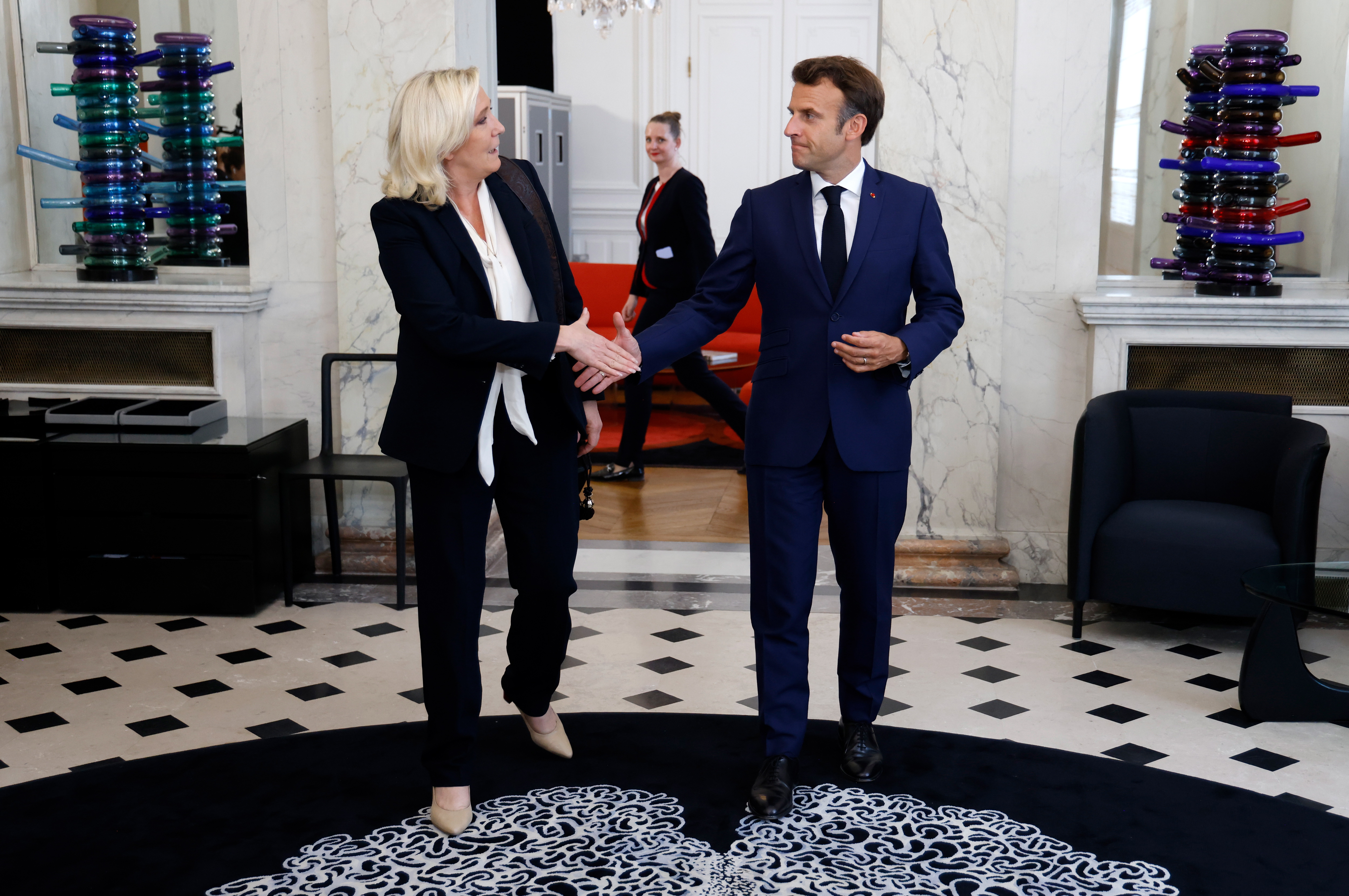 Marine Le Pen eta Emmanuel Macron Eliseoan elkarrekin, Parisen, 2022an. LUDOVIC MARIN / EFE