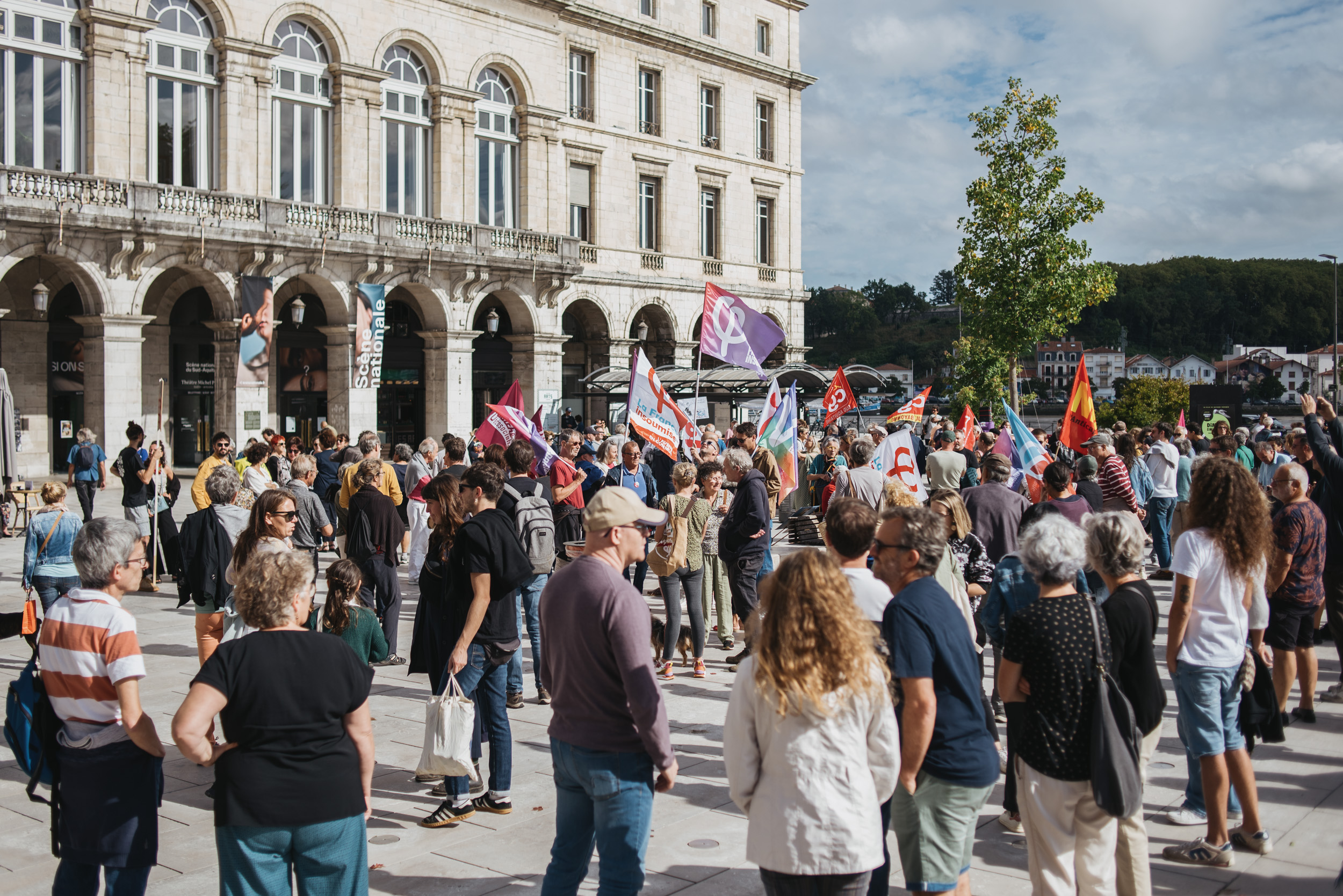 Macronen politikaren kontrako protesta, Baionan. GUILLAUME FAUVEAU