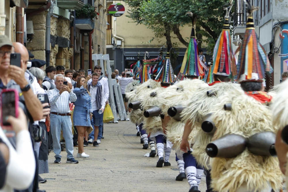 Zanpantzarrak Zarautzeko Euskal Jaietan, gaur. FOKU