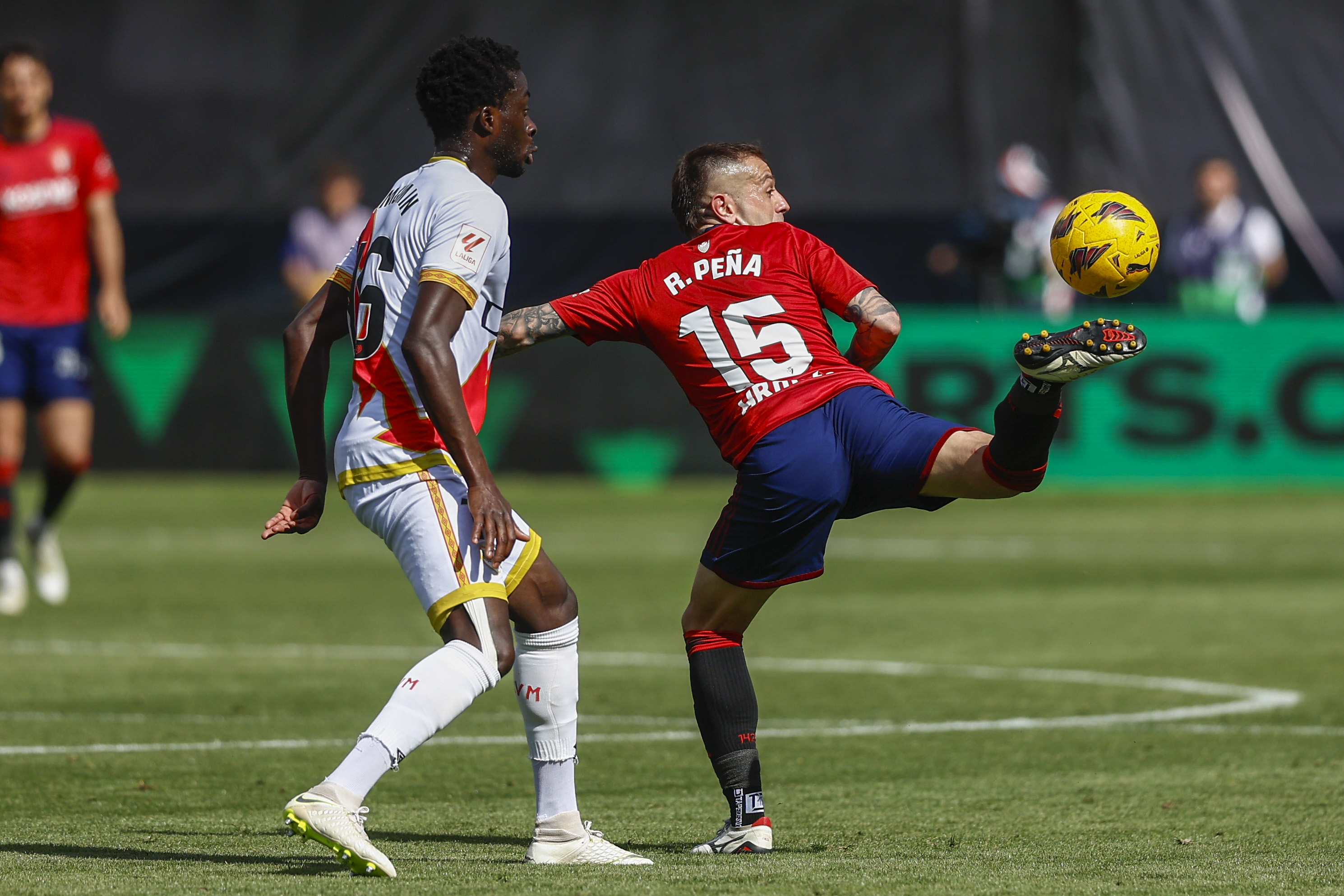 Rayo Vallecano-Osasuna partida bat. RODRIGO JIMENEZ / EFE