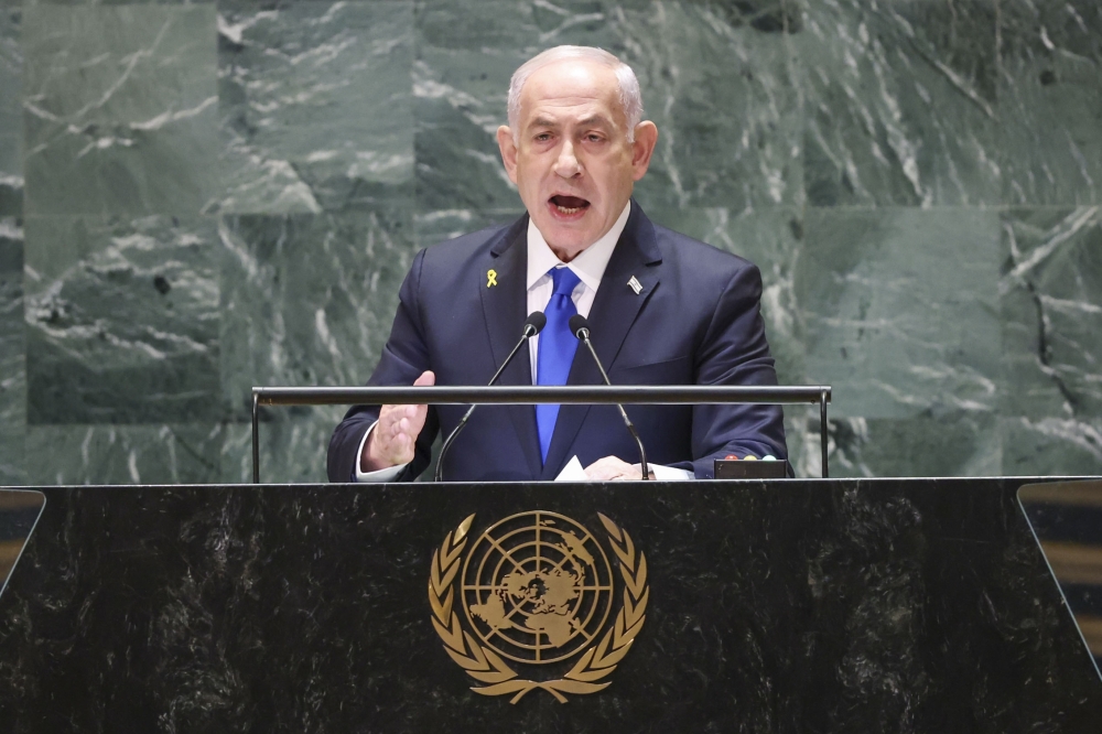 Benjamin Netanyahu hitzaldia ematen NBEren Batzar Nagusian, gaur. SARAH YENESEL / EFE