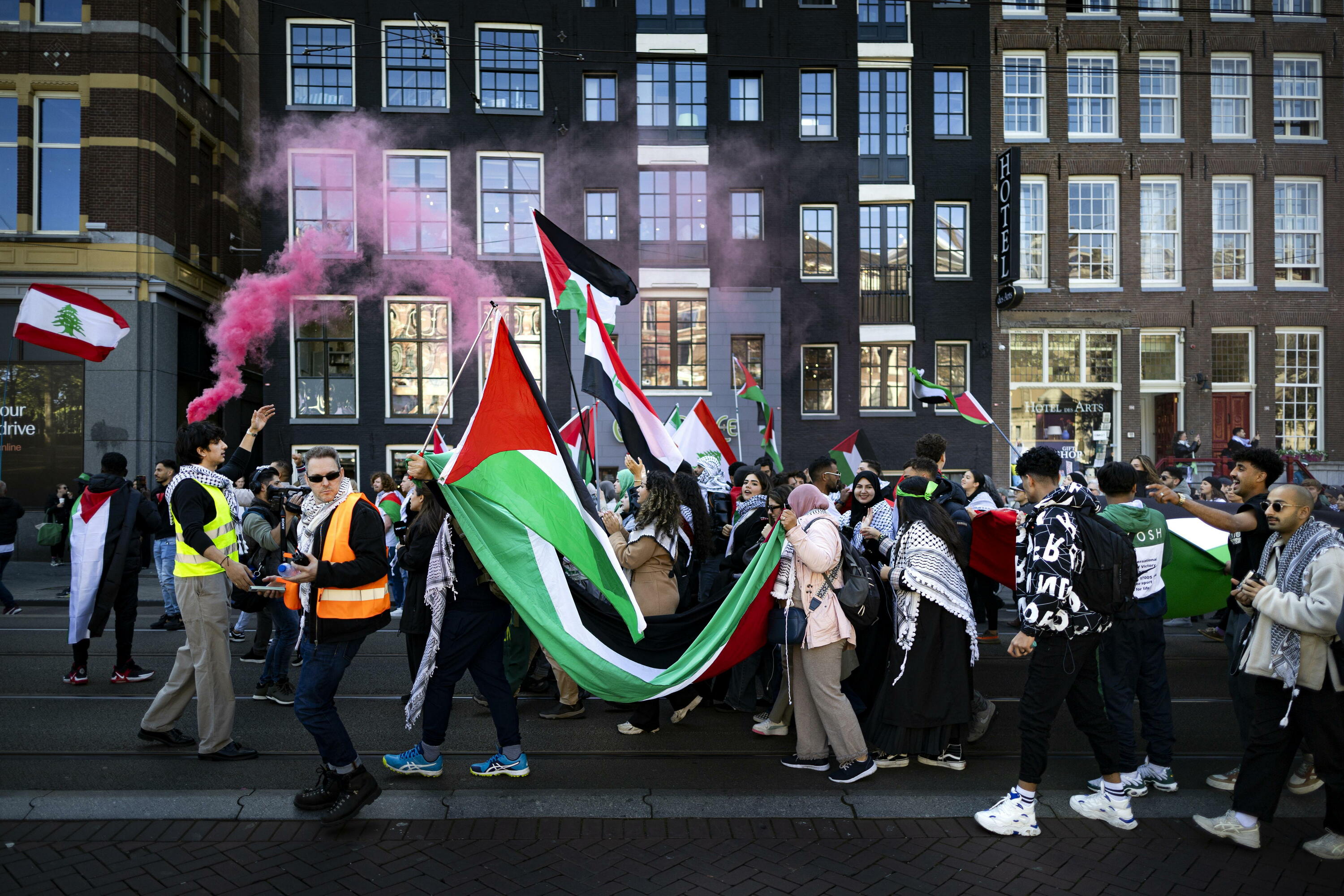 Palestinako herritarren aldeko manifestazioa, Amsterdamen. RAMON VAN FLYMEN / EFE