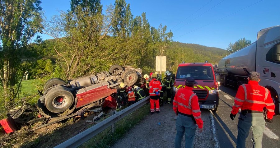 Arren (Nafarroa) apirilean izandako istripuan 58 urteko garraiolari bat hil zen. NAFARROAKO FORUZAINGOA