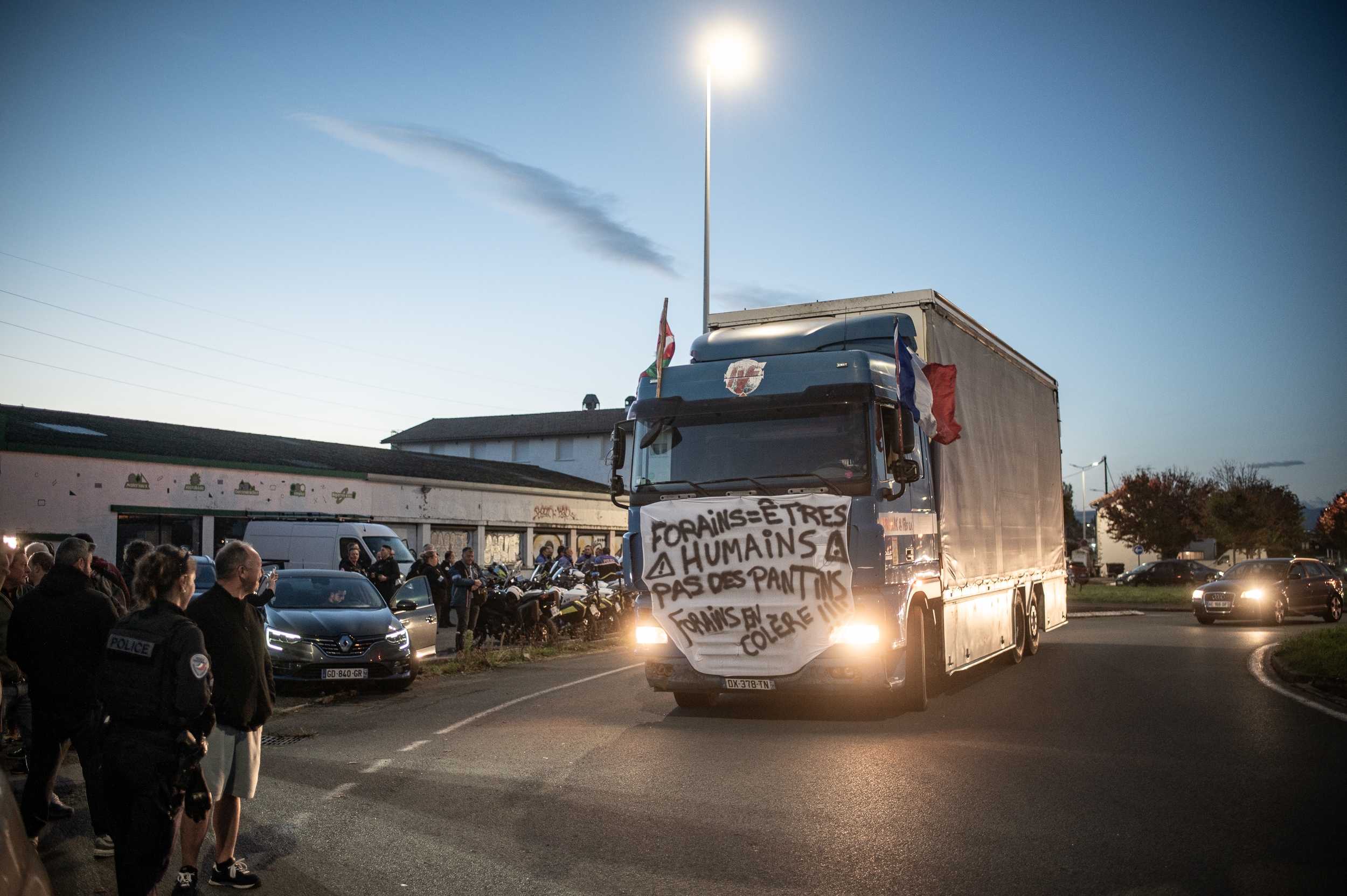 Feriatzaileen mobilizazio abiatzea, gaur goizean, Baionan. PATXI BELTZAIZ