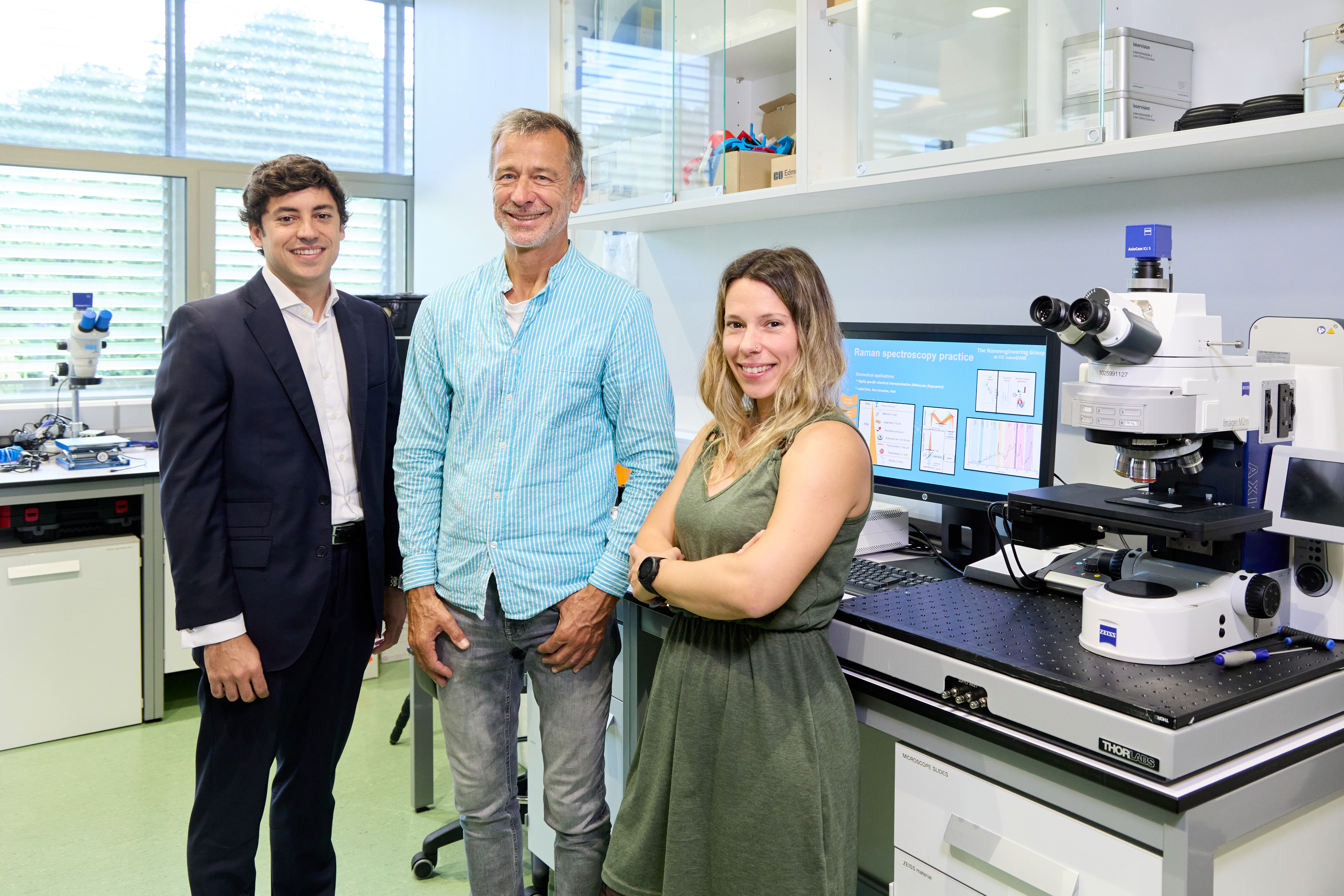 Optec 4 Life proiektuko ikerlariak: Francesc Paris Huguet, Andreas Seifert eta Jaione Etxebarria. NANOGUNE