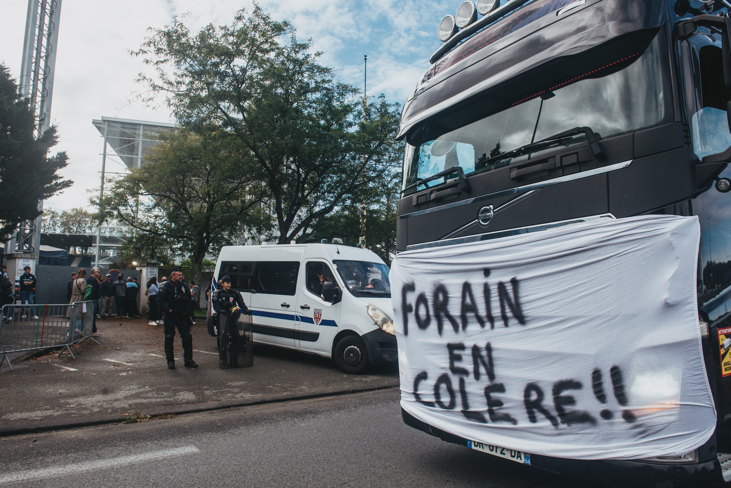 Feriatzaileen bigarren protesta eguna, Baionan. 