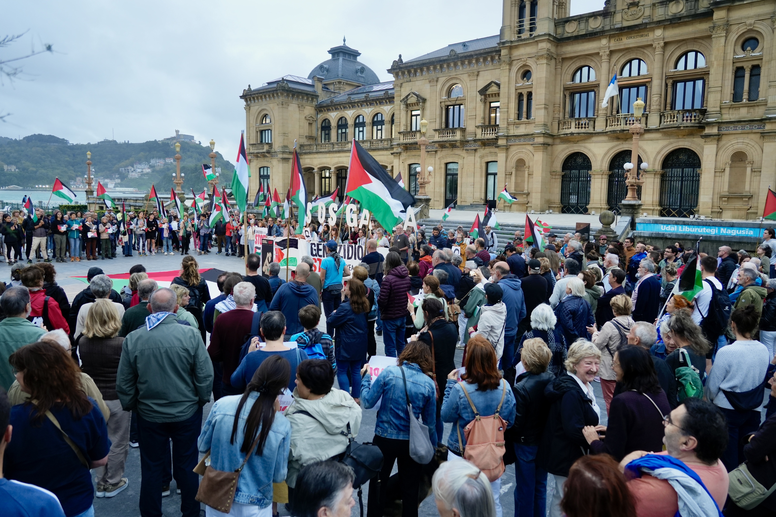 Gernika-Palestina plataformak deituta, Donostian egindako elkarretaratzea. ANDONI CANELLADA / FOKU