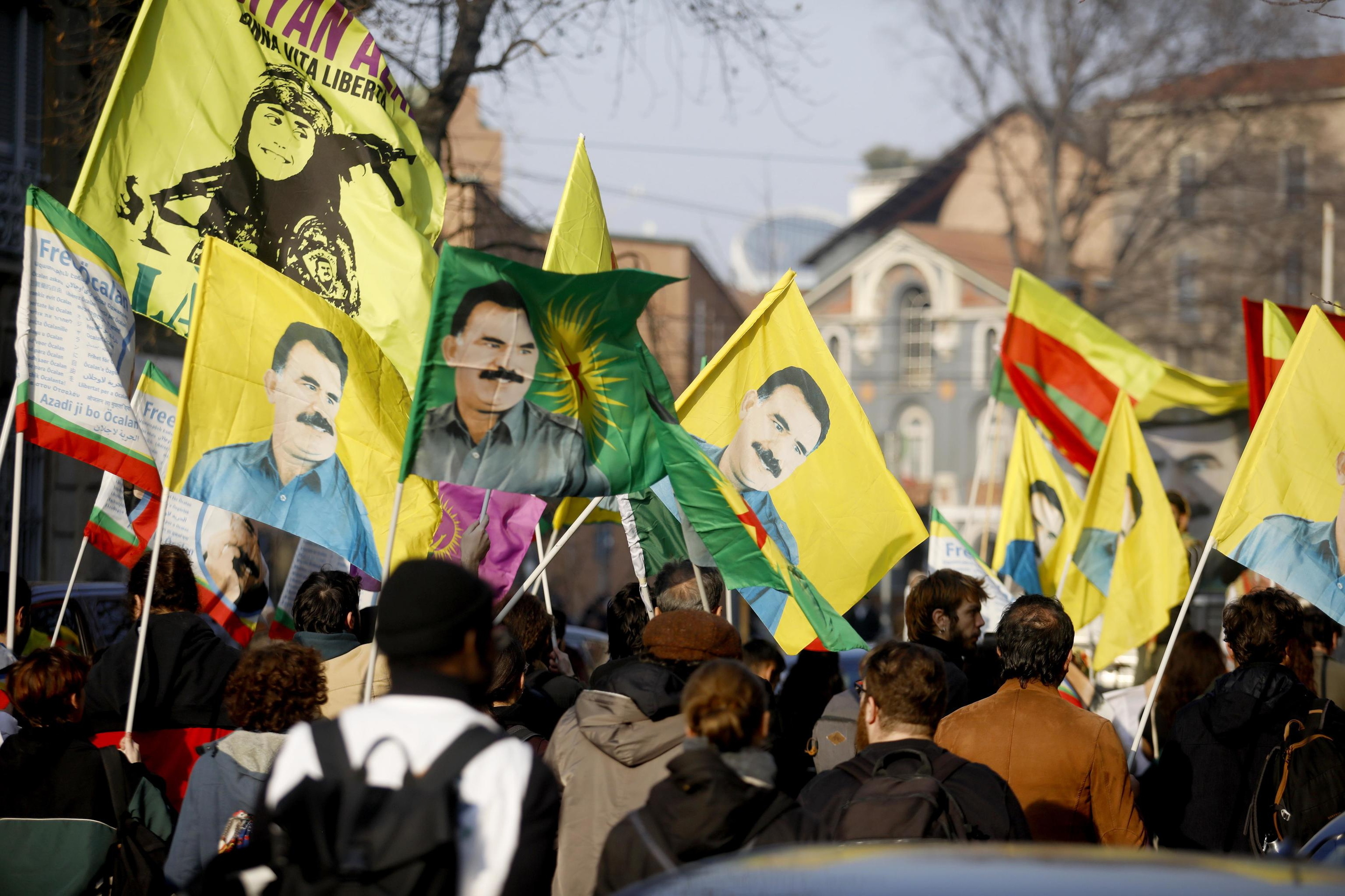 Manifestariak, Ocalanen askapena eskatzen, artxiboko irudi batean. MOURAD BALTI TOUATI / EFE