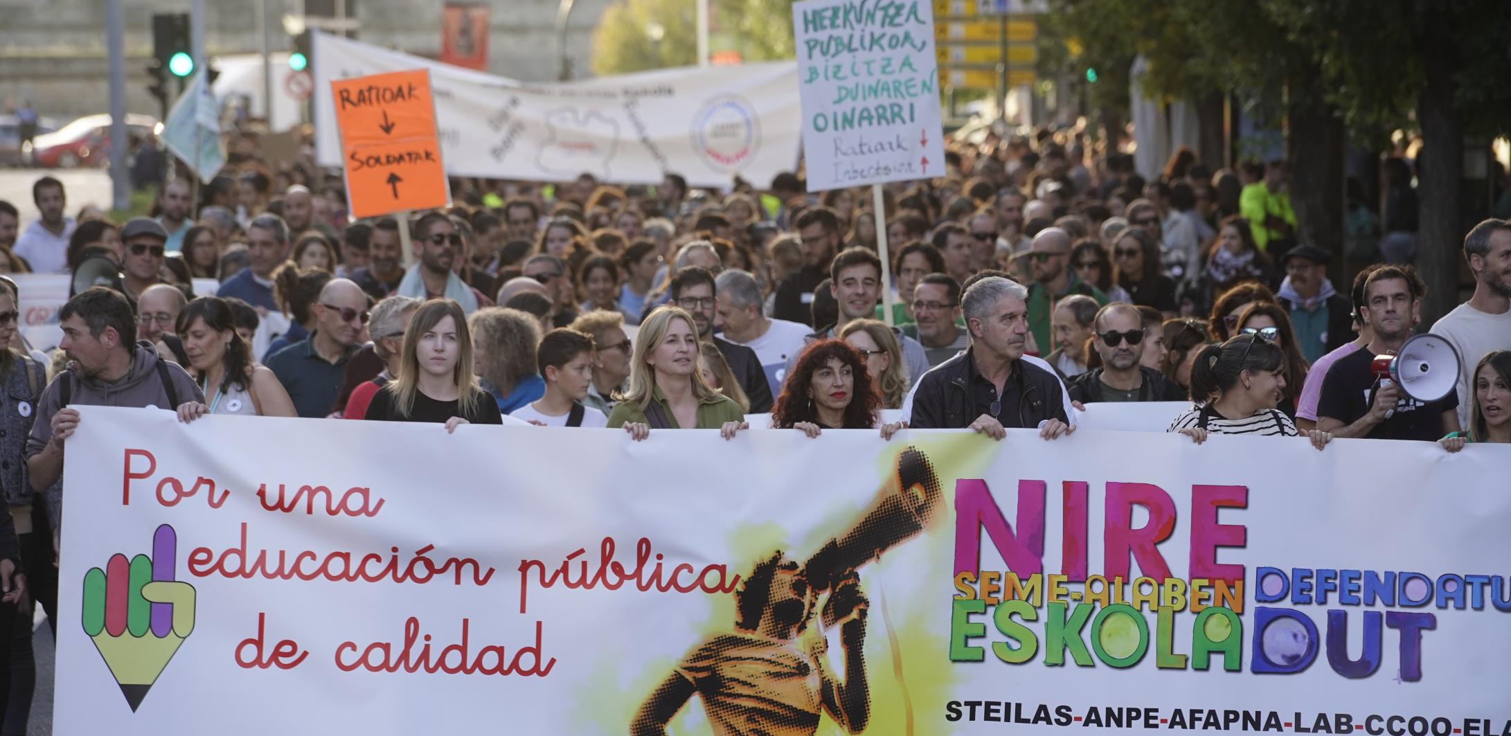 Nafarroako sare publikoko irakasleen grebaren harira Iruñean egindako manifestazioa, urriaren 29an. IÑIGO URIZ / FOKU