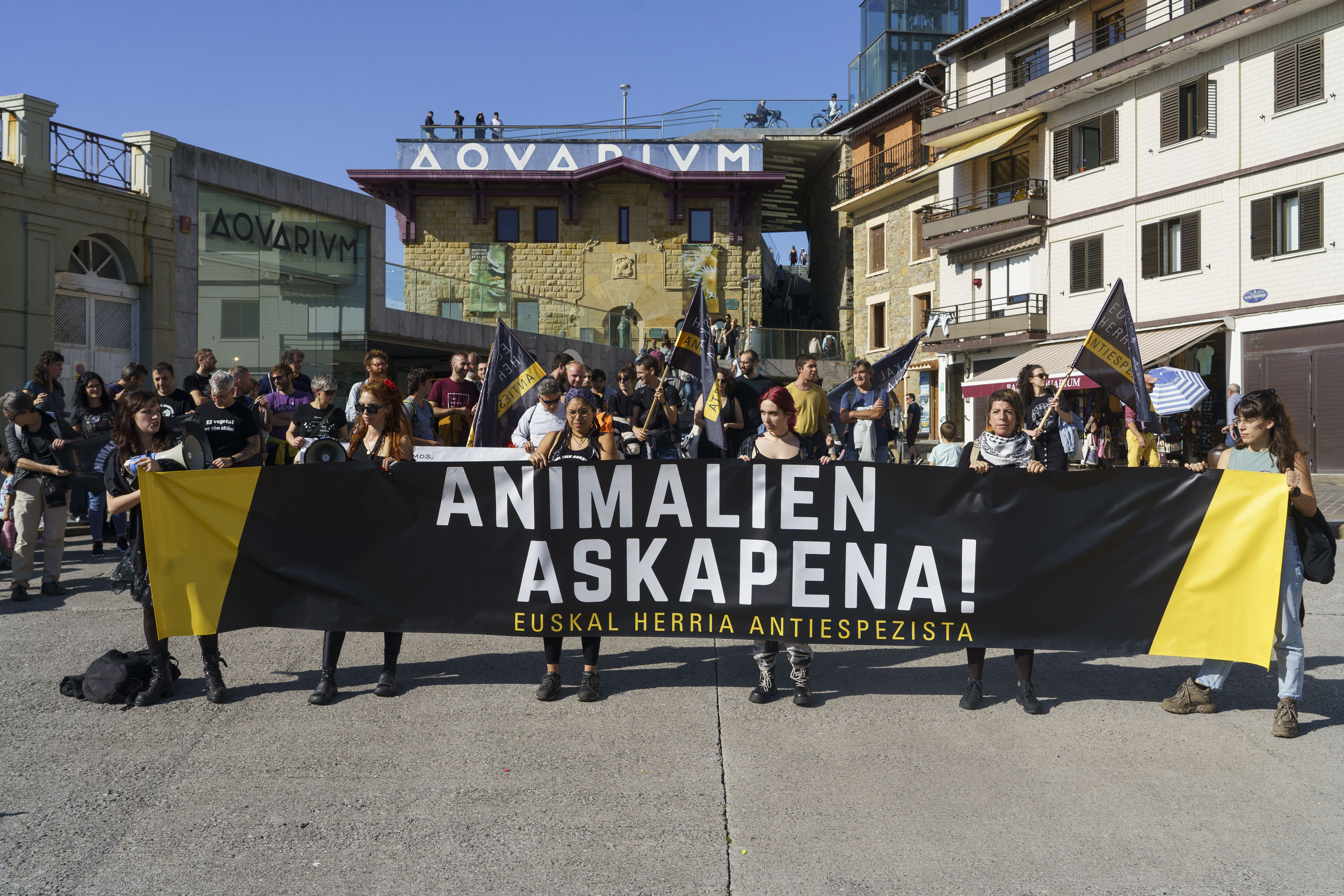 Gaur eguerdian egindako elkarretaratzea, Donostian. JON URBE / FOKU