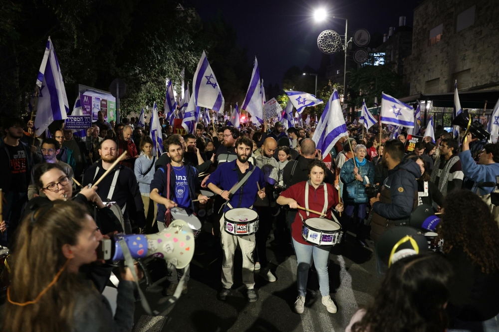 Netanyahuren erabakiaren aurkako protestak, Jerusalemen. ABIR SULTAN / EFE