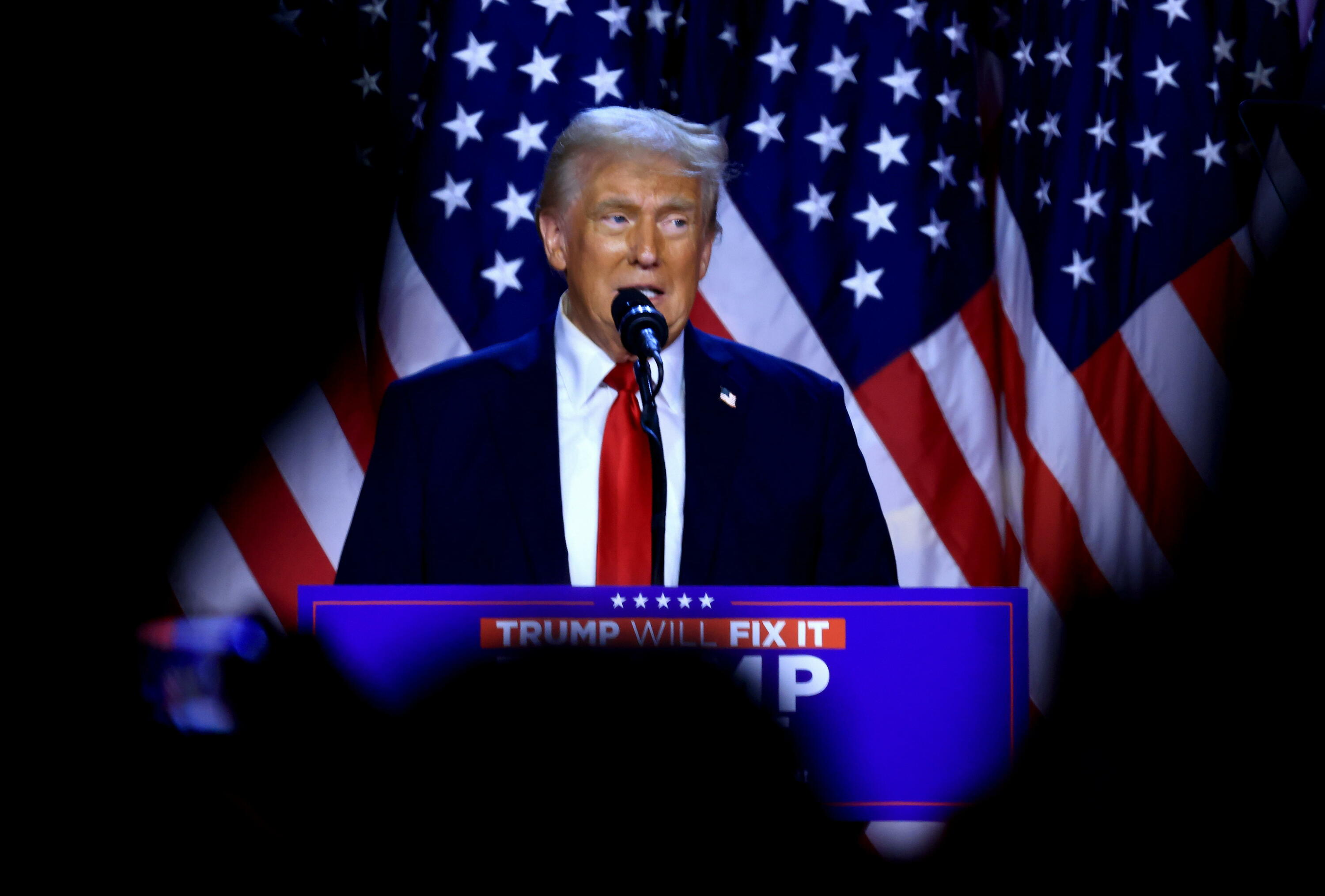 Donald Trump, West Palm Beachen (AEB), garaipena aldarrikatzen. CRISTOBAL HERRERA-ULASHKEVICH / EFE