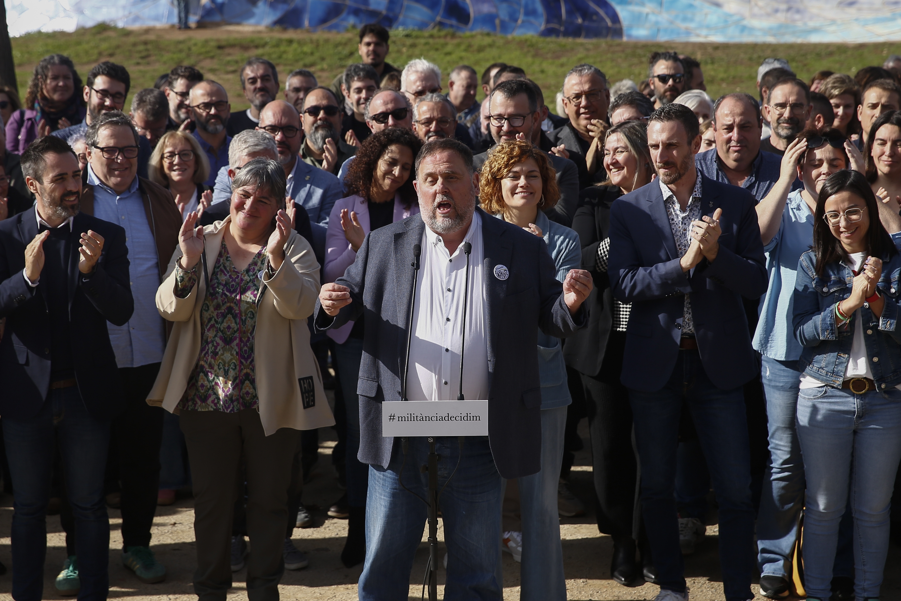 Oriol Junqueras, aurrean, Militancia Decidim-ek azaroaren 16an Bartzelonan egindako ekitaldi batean. QUIQUE GARCIA / EFE