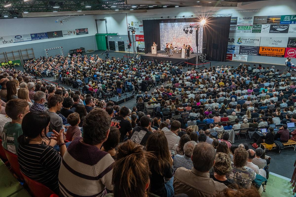 Zarauzko Aritzbataldeko kiroldegia, gaurko saioan. ANDONI CANELLADA / FOKU