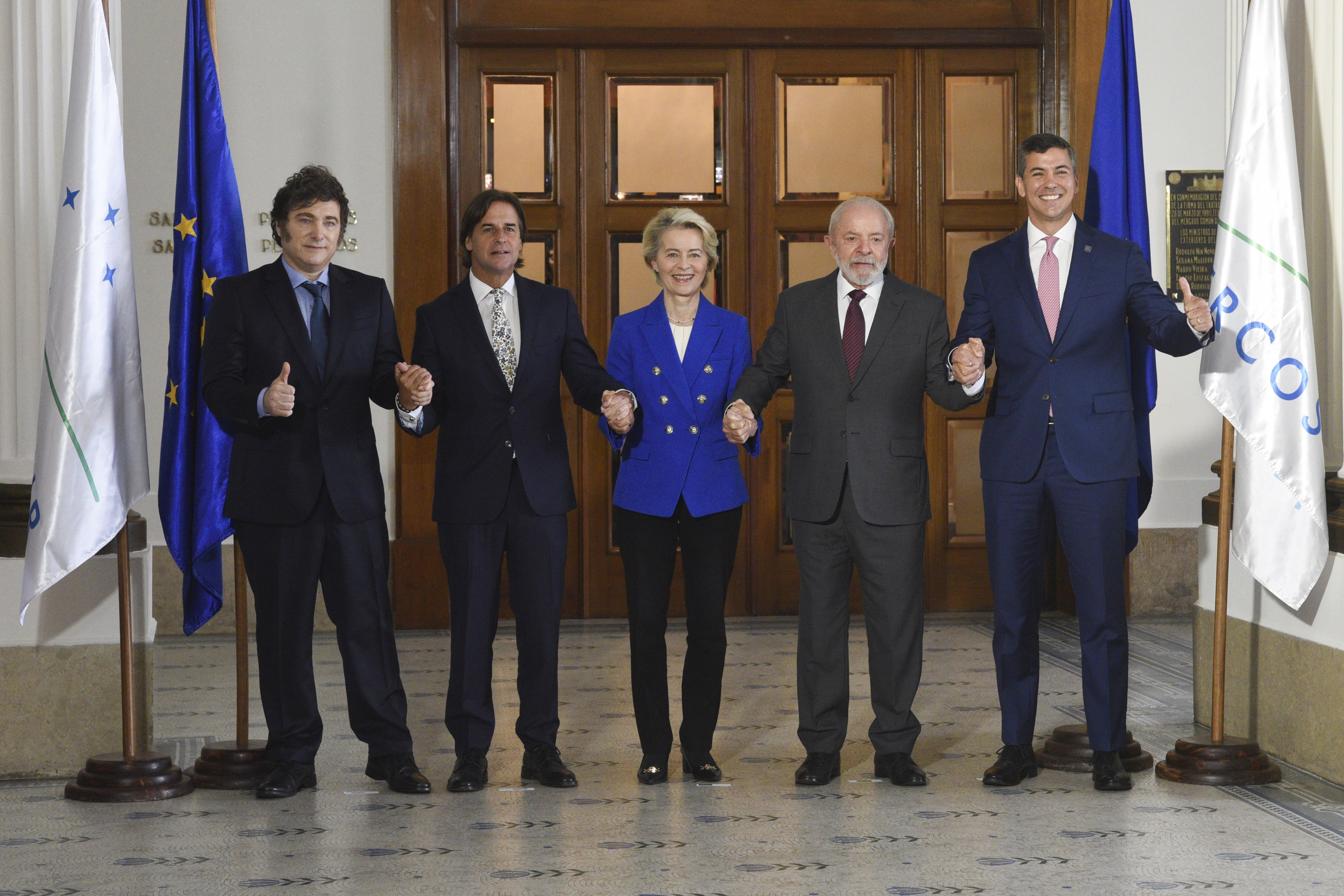 Ursula Von der Leyen, Argentinako, Uruguaiko, Brasilgo eta Paraguaiko presidenteekin. SOFIA TORRES