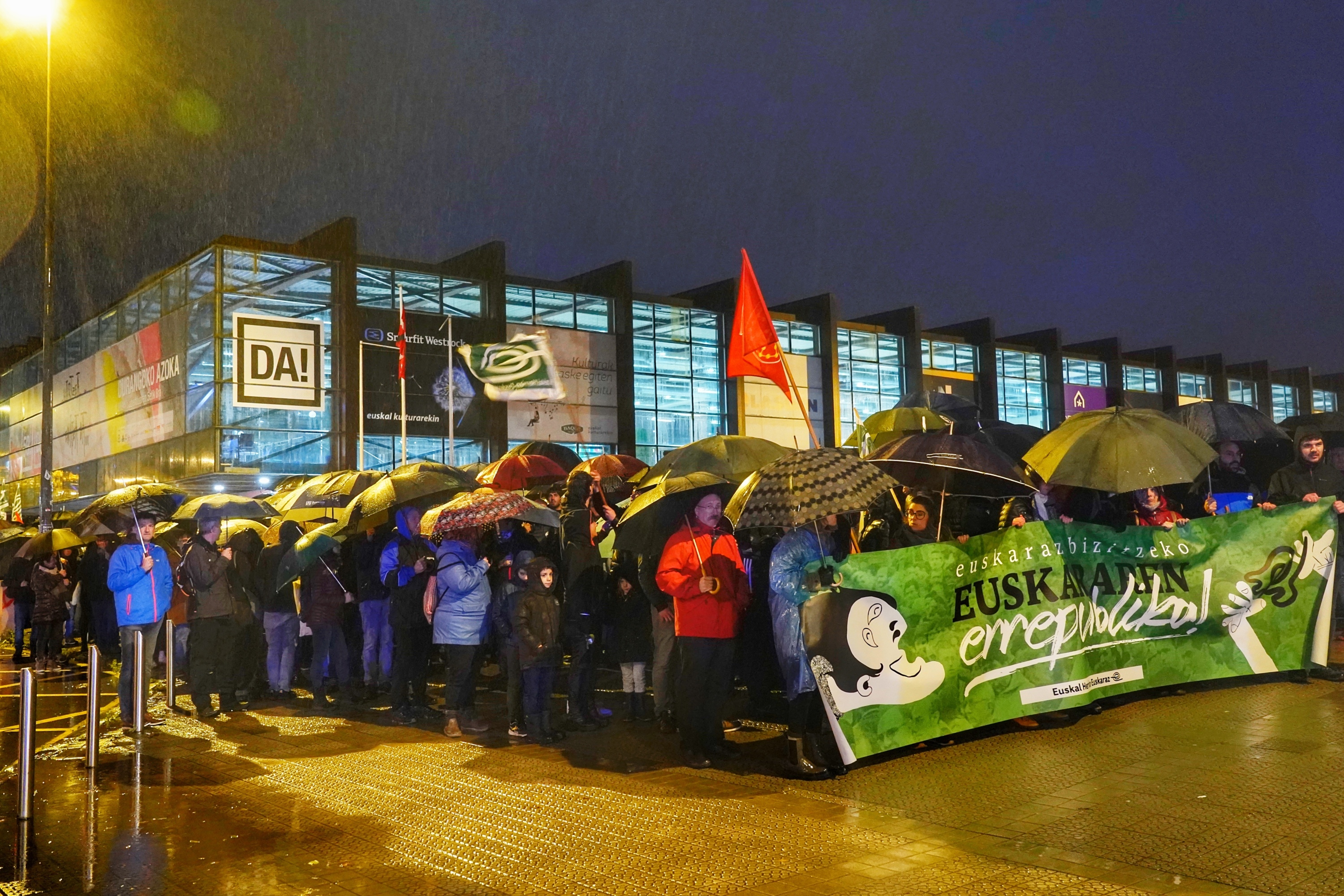 Manifestazioa, Landako gunetik abiatu aurretik. MARISOL RAMIREZ / FOKU