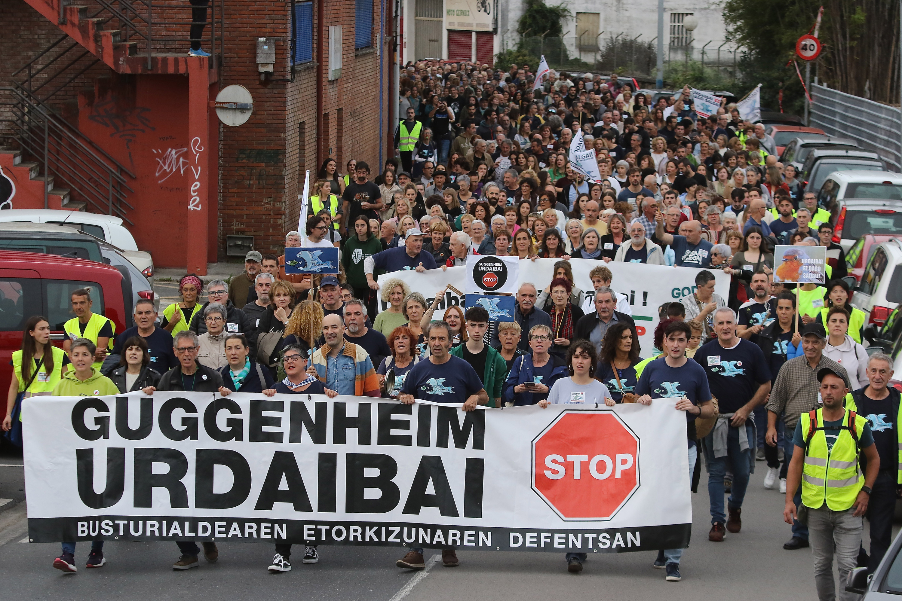 Urdaibaiko Guggenheim proiektuaren aurkako manifestazioa, urriaren 19an, Gernika-Lumon. OSKAR MATXIN EDESA / FOKU