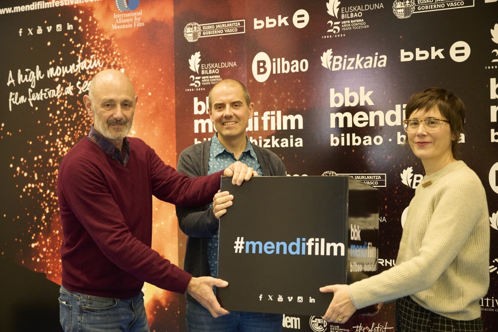 'Zazpi' filmaren zuzendaria eta soinu bandaren egilea