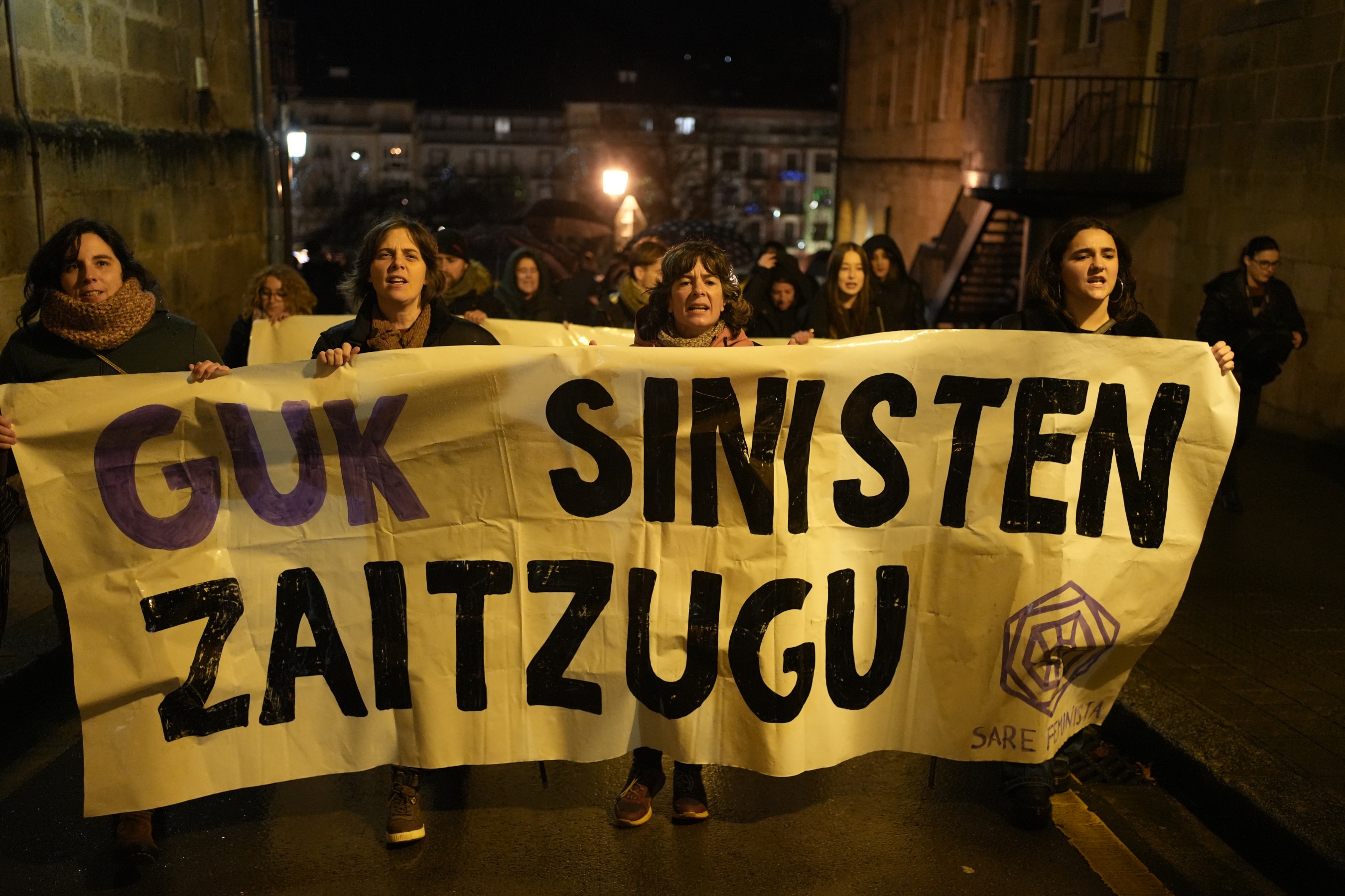 Gernika-Lumon ilunabarrean egindako manifestazioaren burua, gaur. ARITZ LOIOLA / FOKU