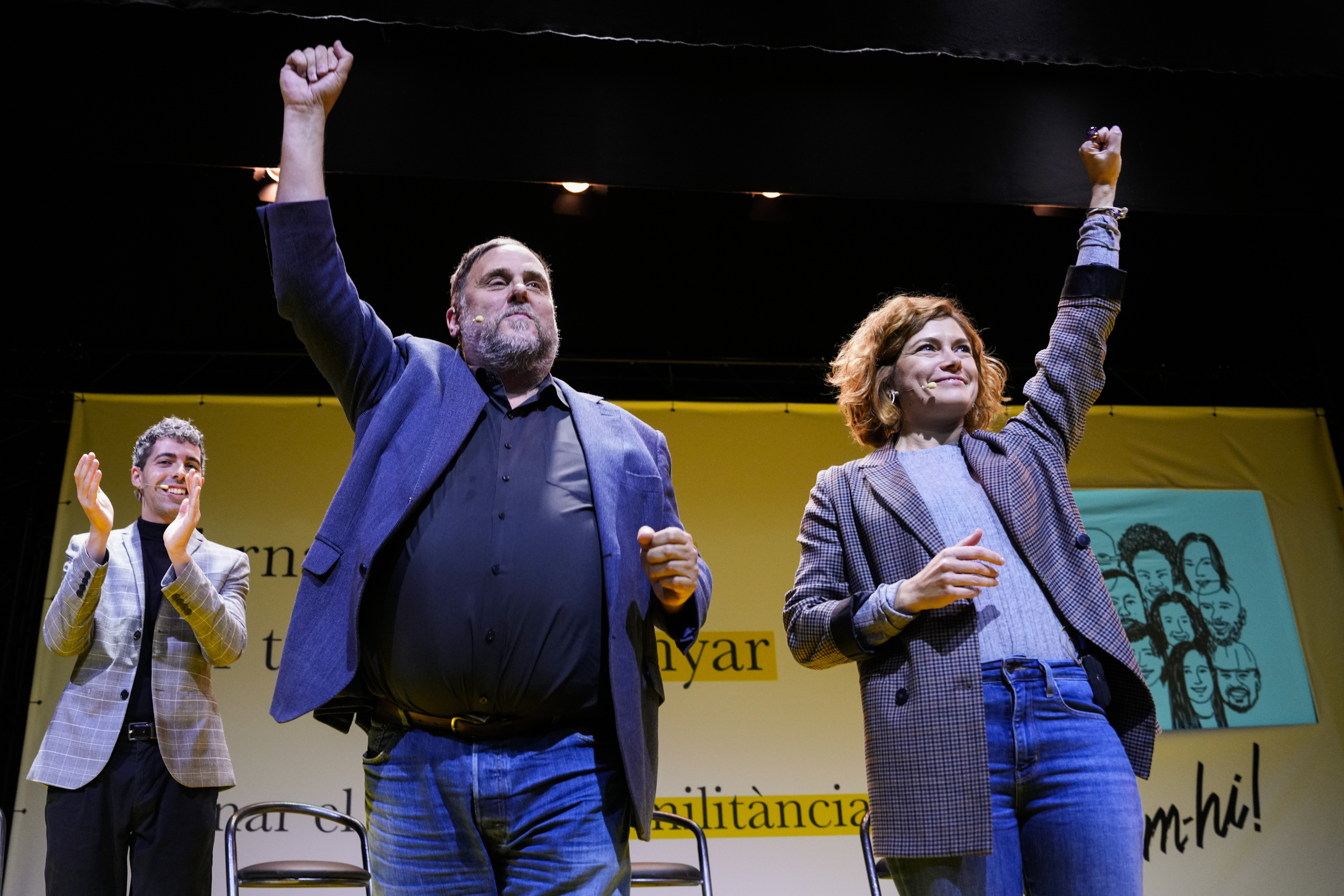 Oriol Junqueras izango da berriz ere ERCko presidente, eta Elisenda Alamany idazkari nagusi. ALEJANDRO GARCIA / EFE