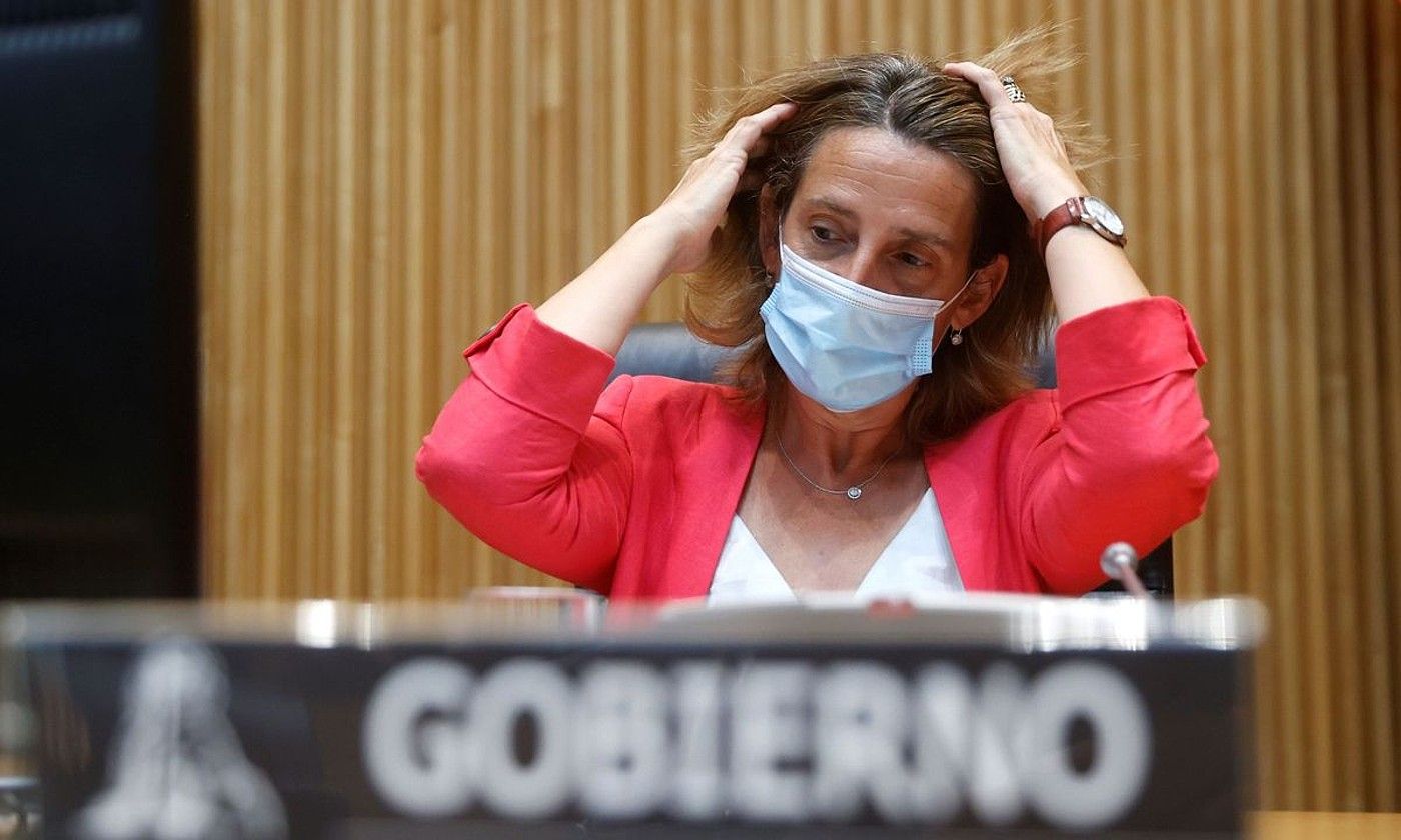 Teresa Ribera Espainiako Trantsizio Energetikoko ministroa, atzoko agerraldian. JUAN CARLOS HIDALGO / EFE.