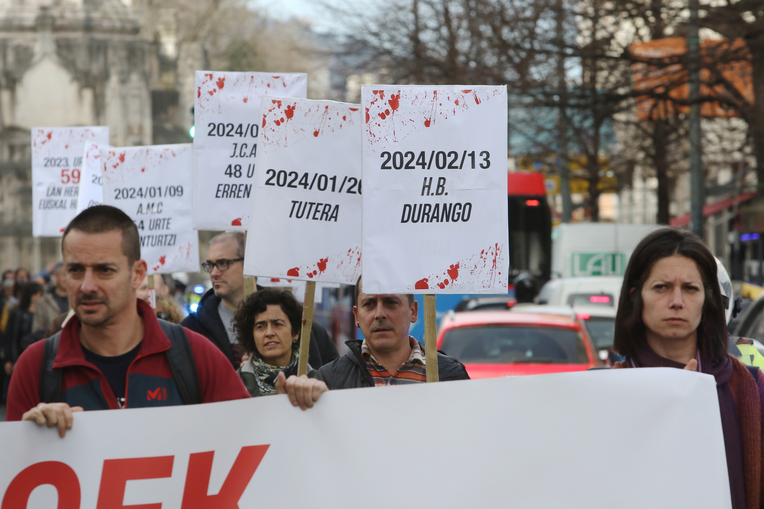 Iaz lanean hildakoak gogoratzeko sindikatuek eginiko mobilizazio bat. OSKAR MATXIN EDESA / FOKU