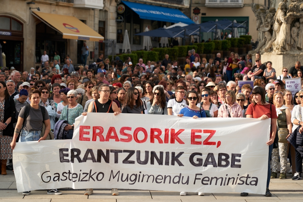 2023ko maiatzean Gasteizen hil zuten emakumearen hilketa gaitzesteko protesta. L. RICO / EFE