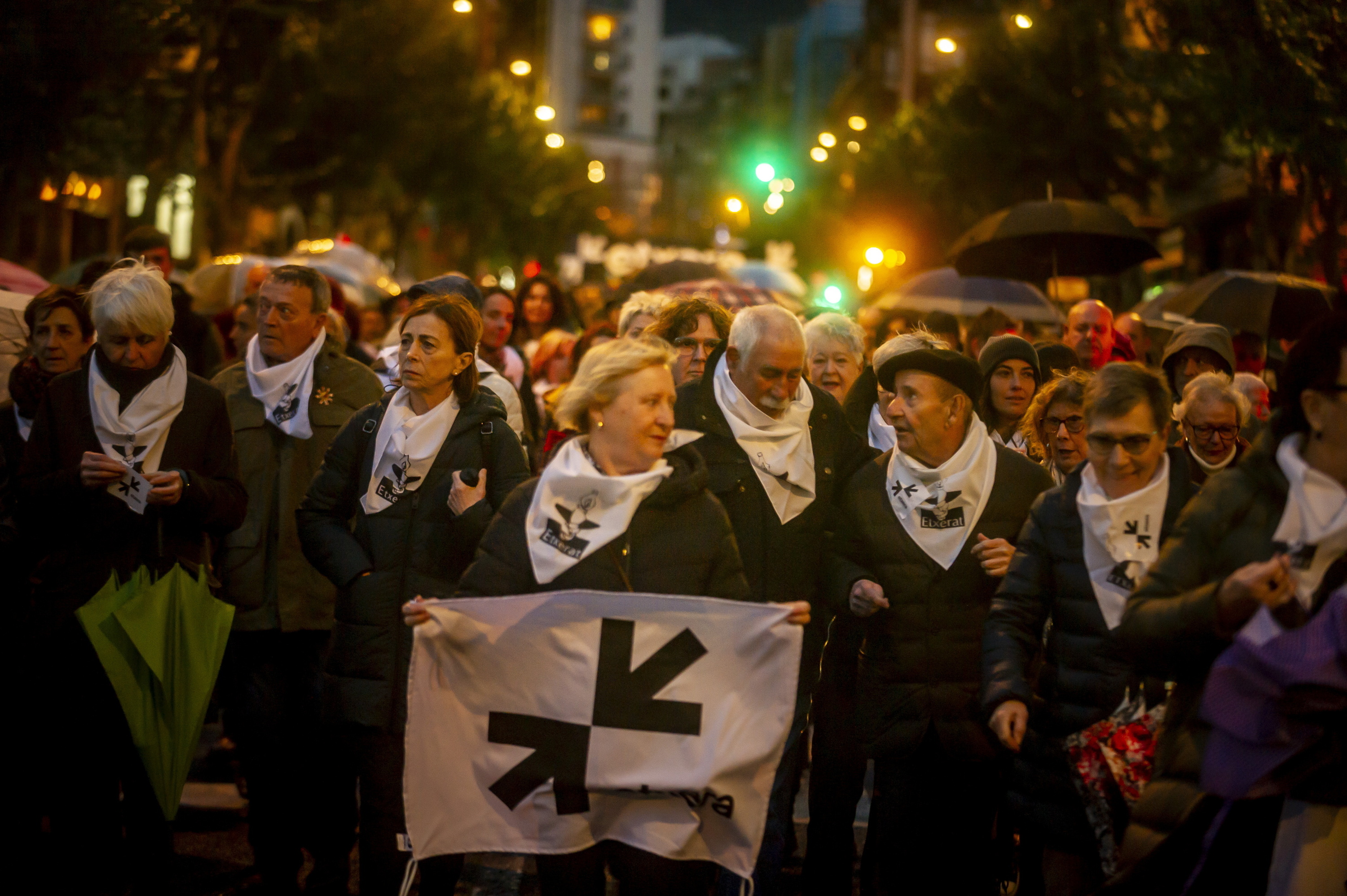 Euskal presoak etxeratzeko eskatzeko iazko manifestazioan, senideak, Bilbon. JAIZKI FONTANEDA / FOKU