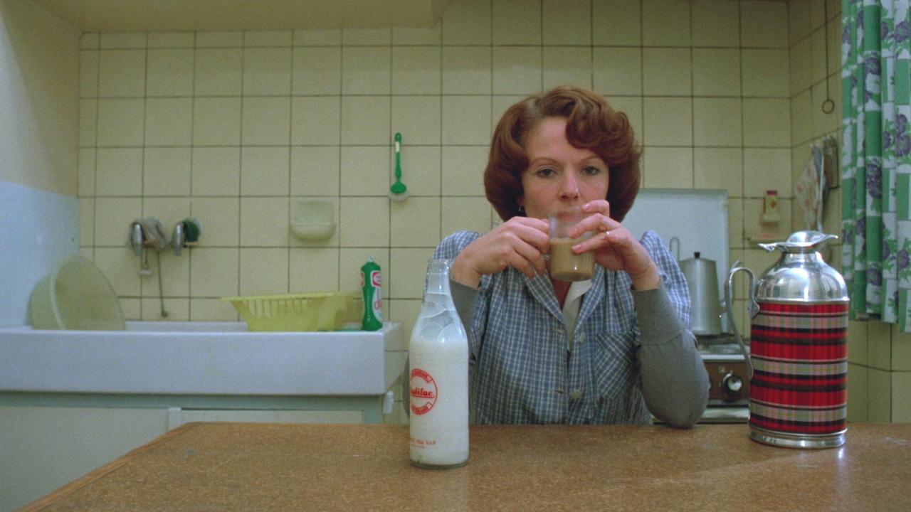 Chantal Akermanen 'Jeanne Dielman, 23 quai du Commerce, 1080 Bruxelles' filmeko irudi bat.