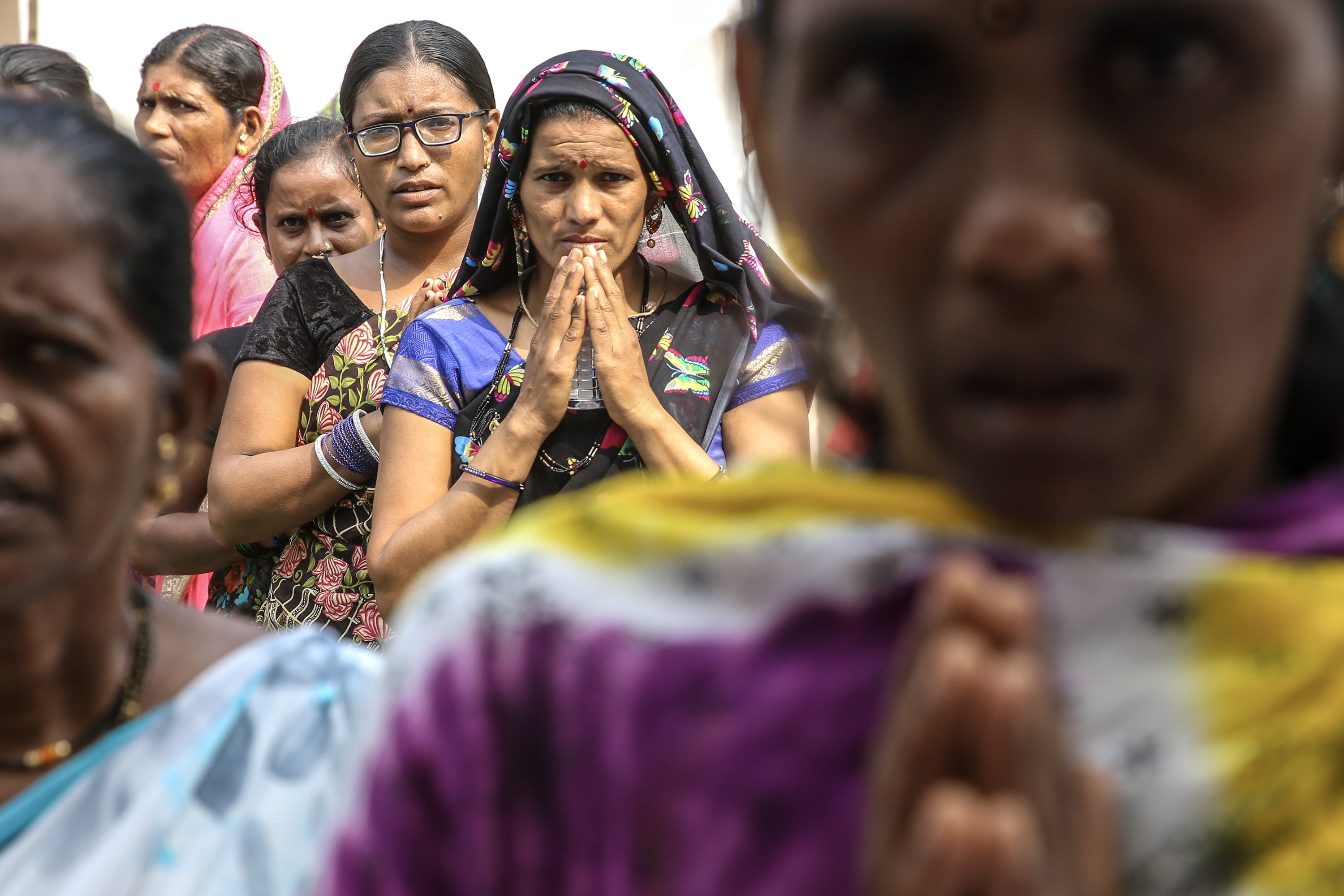 Indiako dalit edo ukiezinen kastako zenbait emakume. DIVYAKANT SOLANKI / EFE 