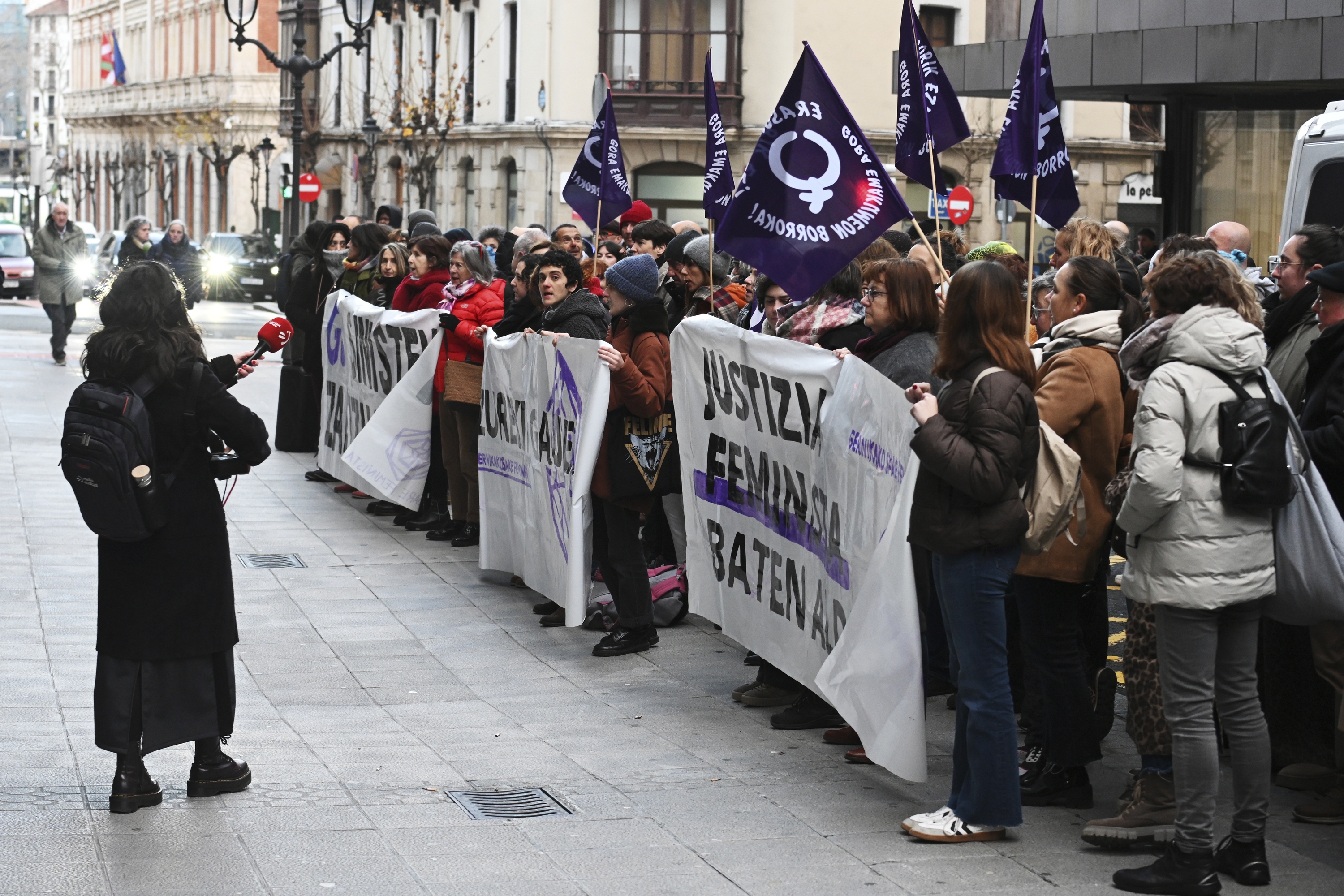 Gernikako Sare Feministaren kontzentrazioa gaur, Bilbon. MIKEL MARTINEZ DE TRESPUENTES / FOKU