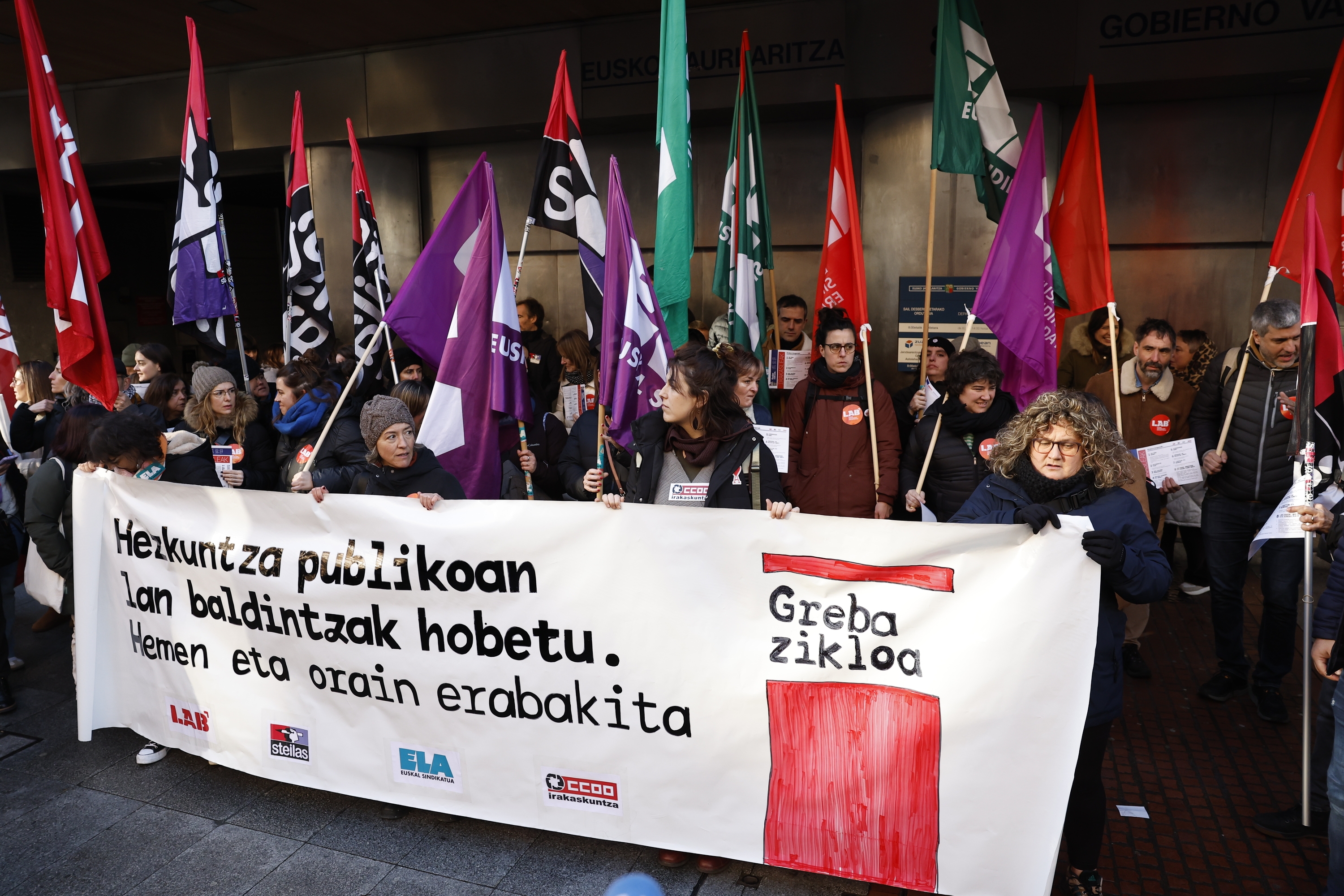 LABen, Steilasen, ELAren eta CCOOren protesta, joan zen ostiralean. MIGUEL TOÑA / EFE