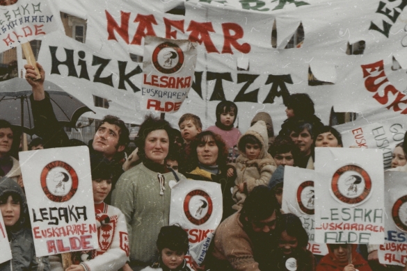 Bortzirierako herritar talde bat, Iruñean, zonifikazioaren aurka egindako manifestazio batean, 1985. urte inguruan. KONTXI ERROK UTZIA