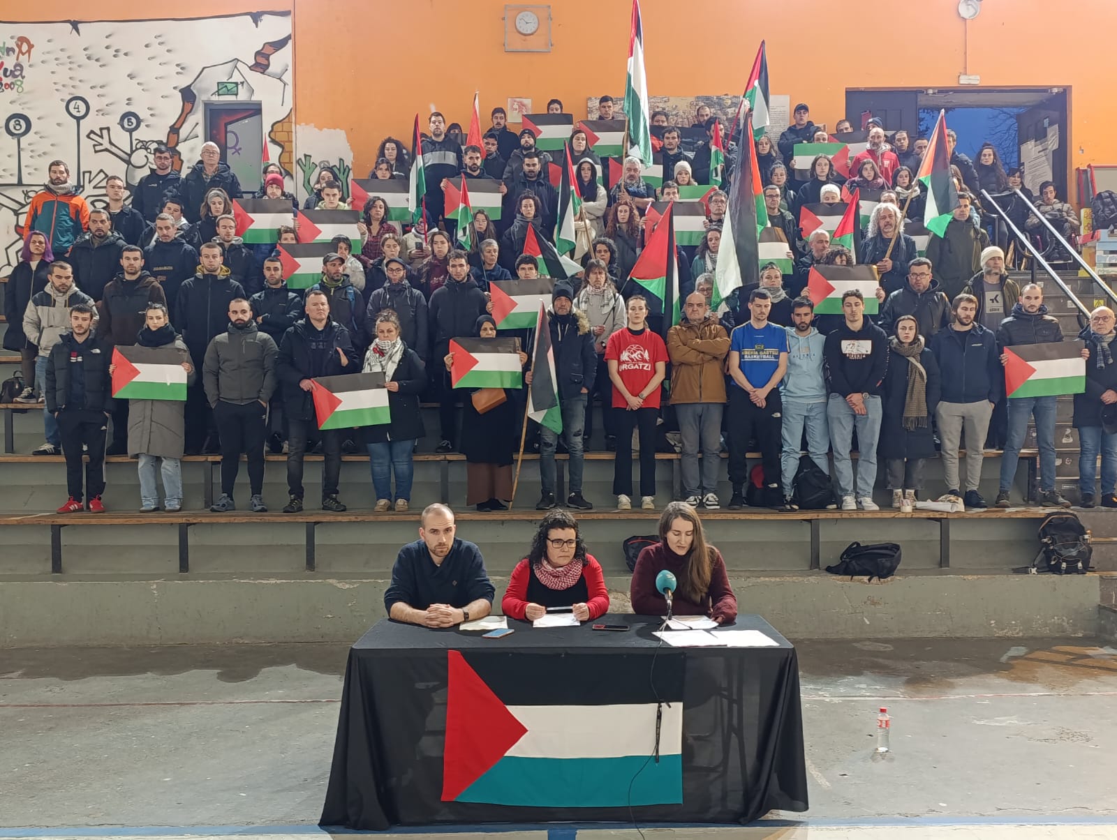 Oharra eta manifestazioa aurkezteko ekitaldia, gaur. PALESTINAREKIN ELKARTASUNA