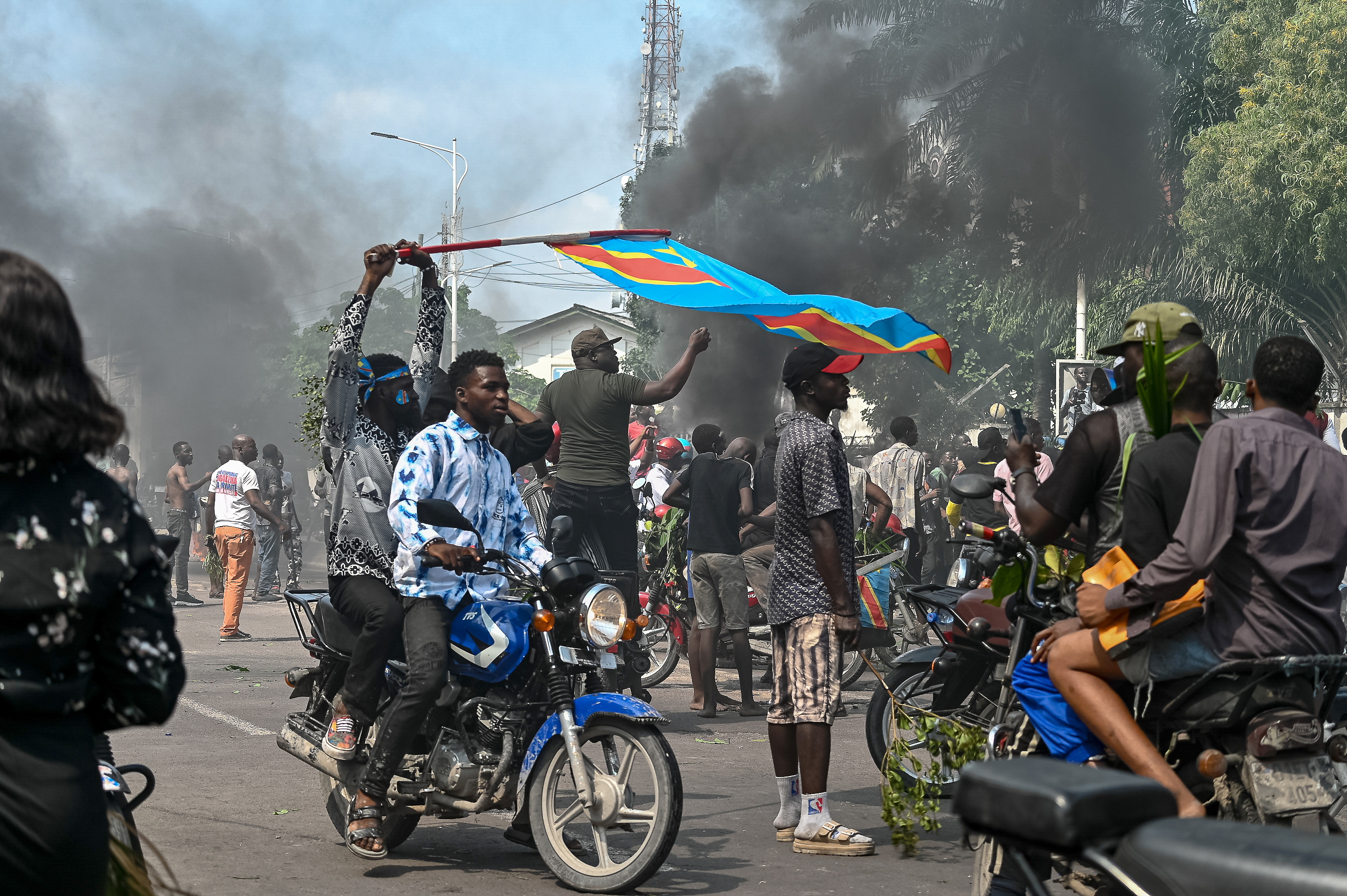 Kongoko Errepublika Demokratikoko Kinshasa hiriburuko herritarrak, protestan. CHRIS MILOSI / EFE