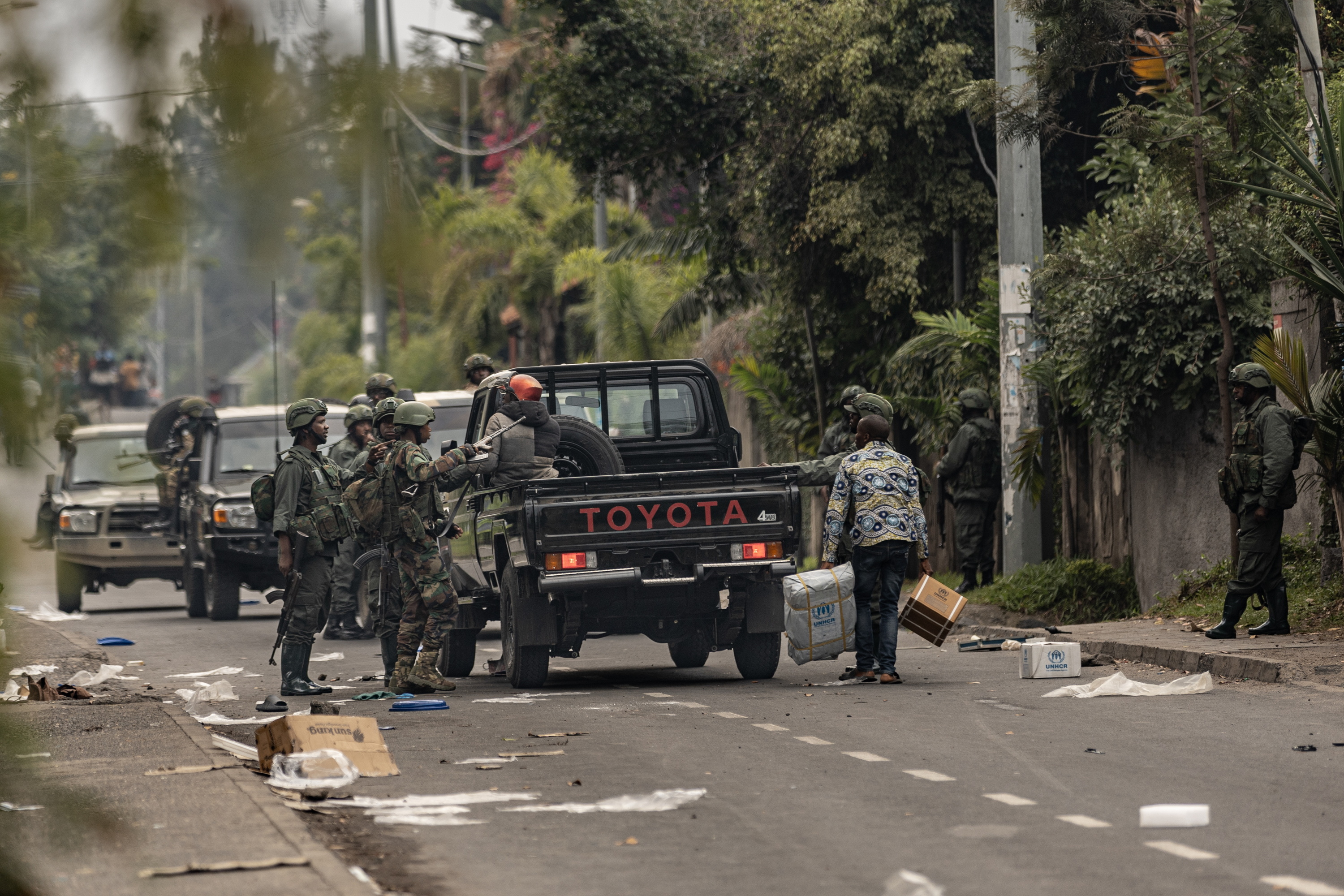 M23 taldeko matxinoak, atzo, Goma hirian. MOISE NIYONZIMA / EFE