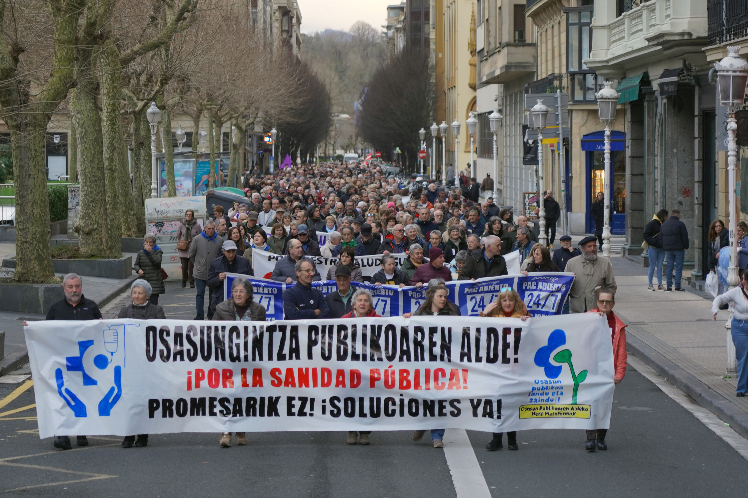 OPAk deituta gaur Donostian egin duten manifestazioa. GOTZON ARANBURU / FOKU