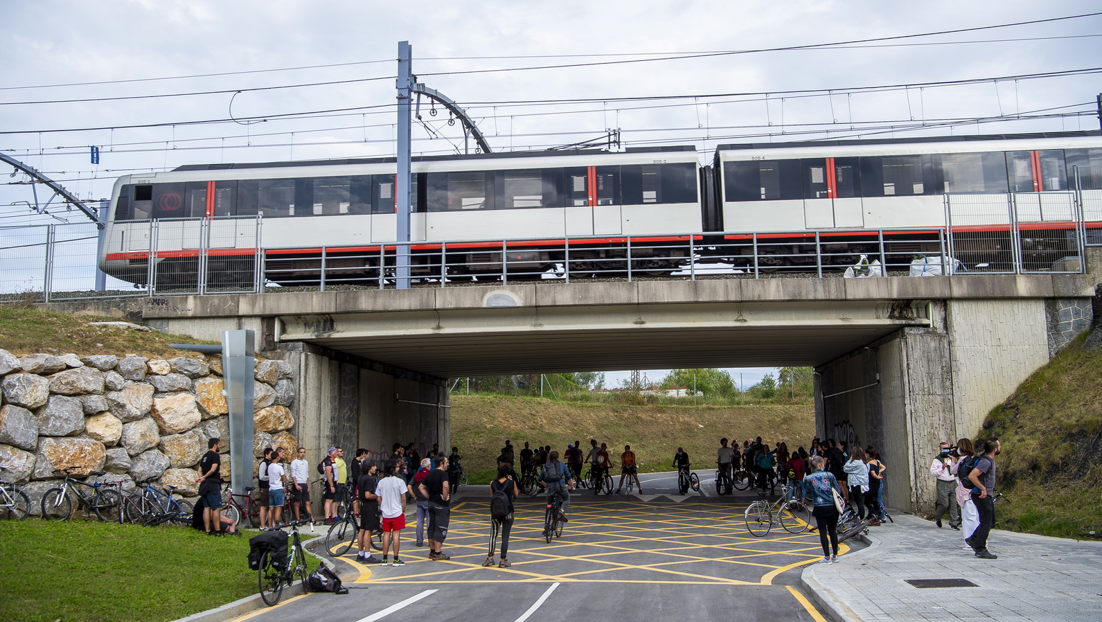 Ibarbengoako metro geltokiko aparkalekuaren aurkako protesta, 2020an, Getxon. LUIS JAUREGIALTZO / FOKU