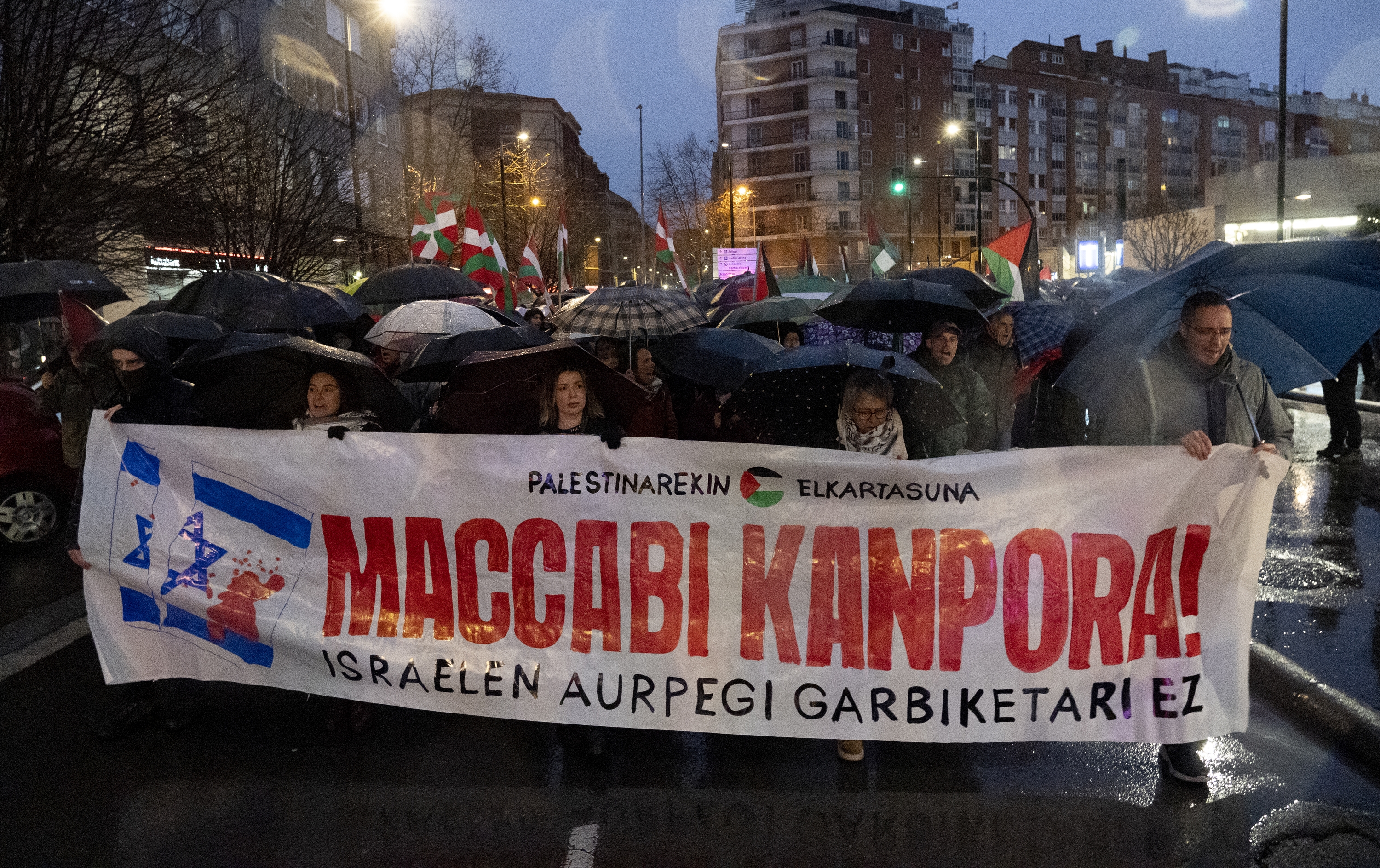 Isarelen aurkako manifestazioa, gaur, Gasteizen. RAUL BOGAJO / FOKU