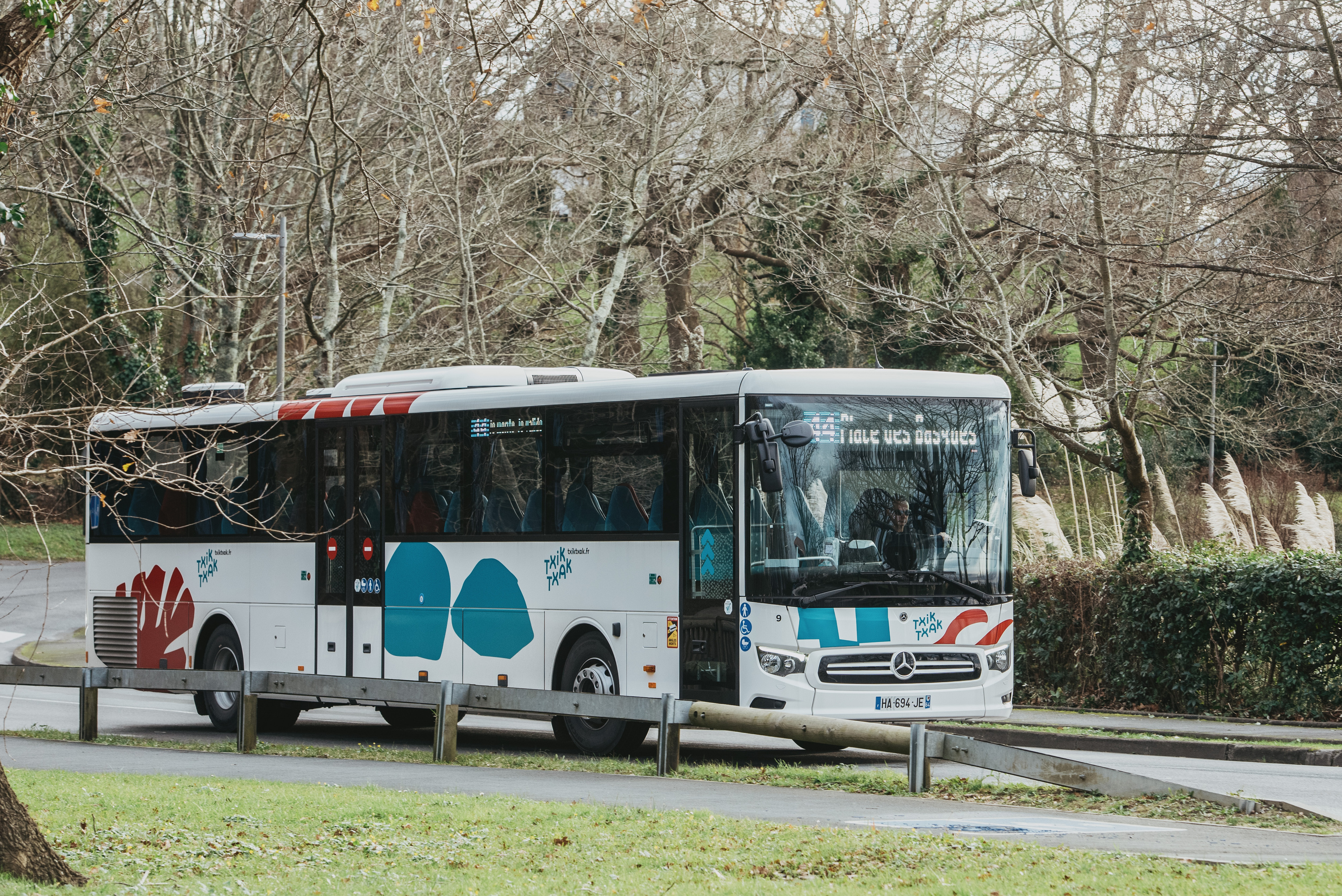 Txik Txak sareko autobus bat, artxiboko irudi batean. GUILLAUME FAUVEAU