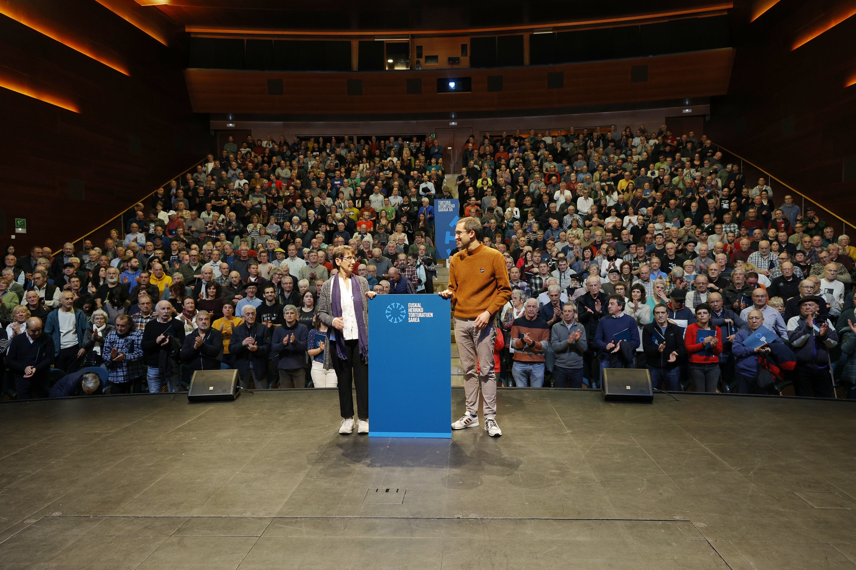 Euskal Herriko Torturatuen Sarearen aurkezpena, gaur, Donostian. MAIALEN ANDRES / FOKU