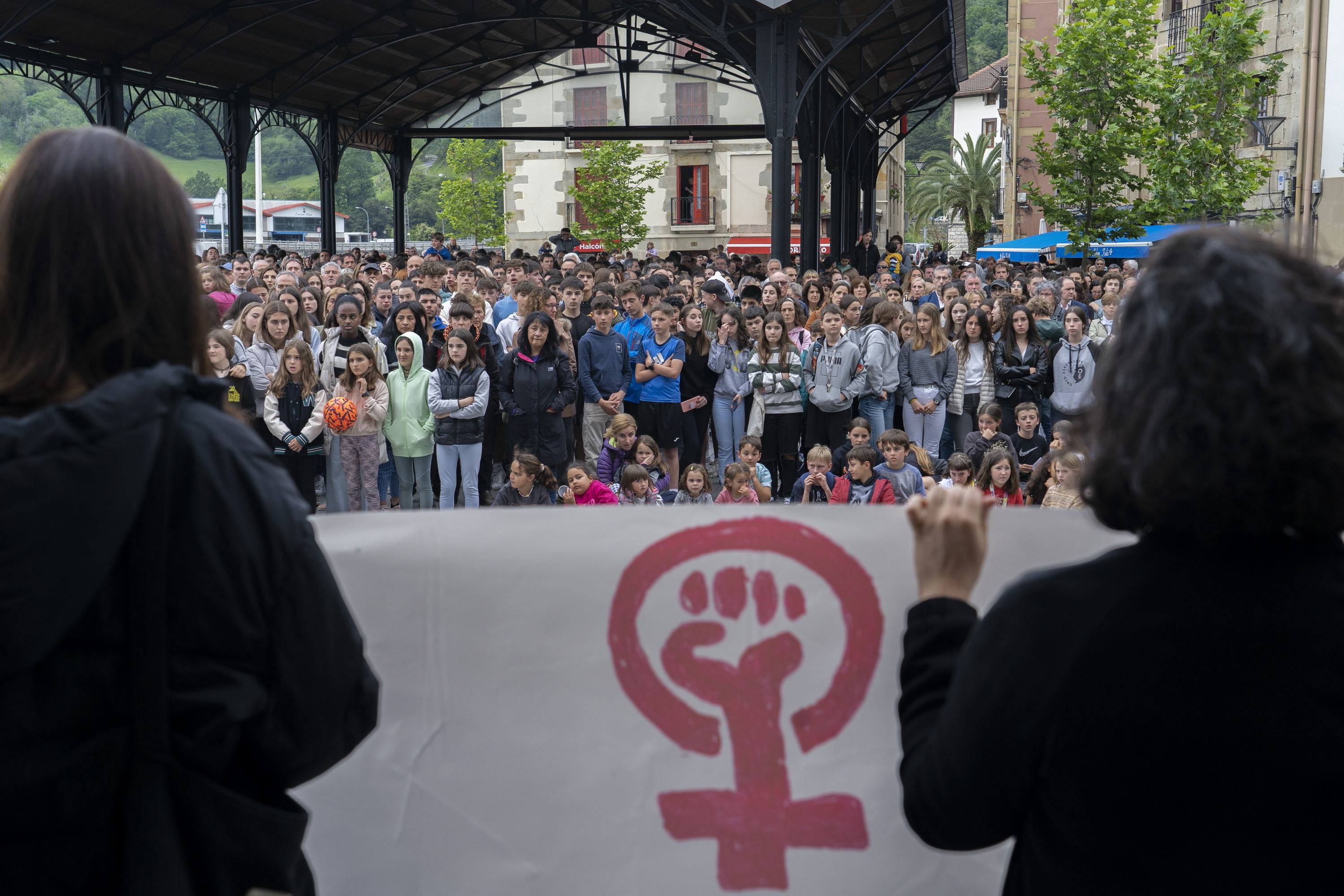 Eraso matxista bat salatzeko Mugimendu Feministak egindako elkarretaratze bat. GORKA RUBIO / FOKU