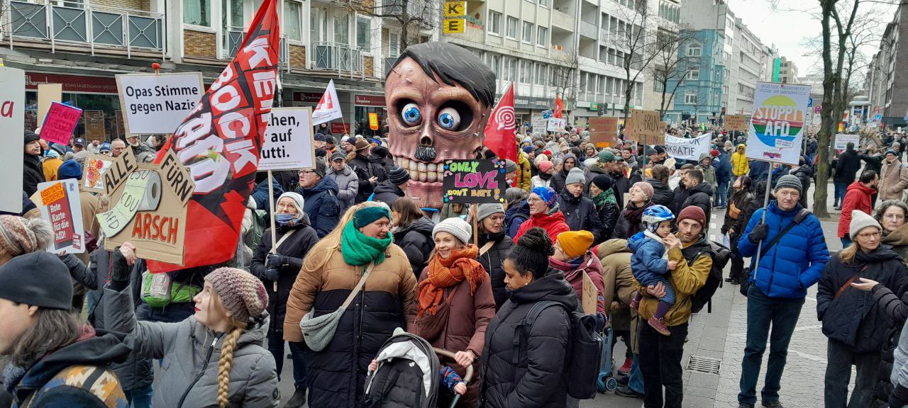 Eskuin muturreko AfD alderdiaren aurkako manifestazioa, Dusseldorfen. IKER ARANBURU