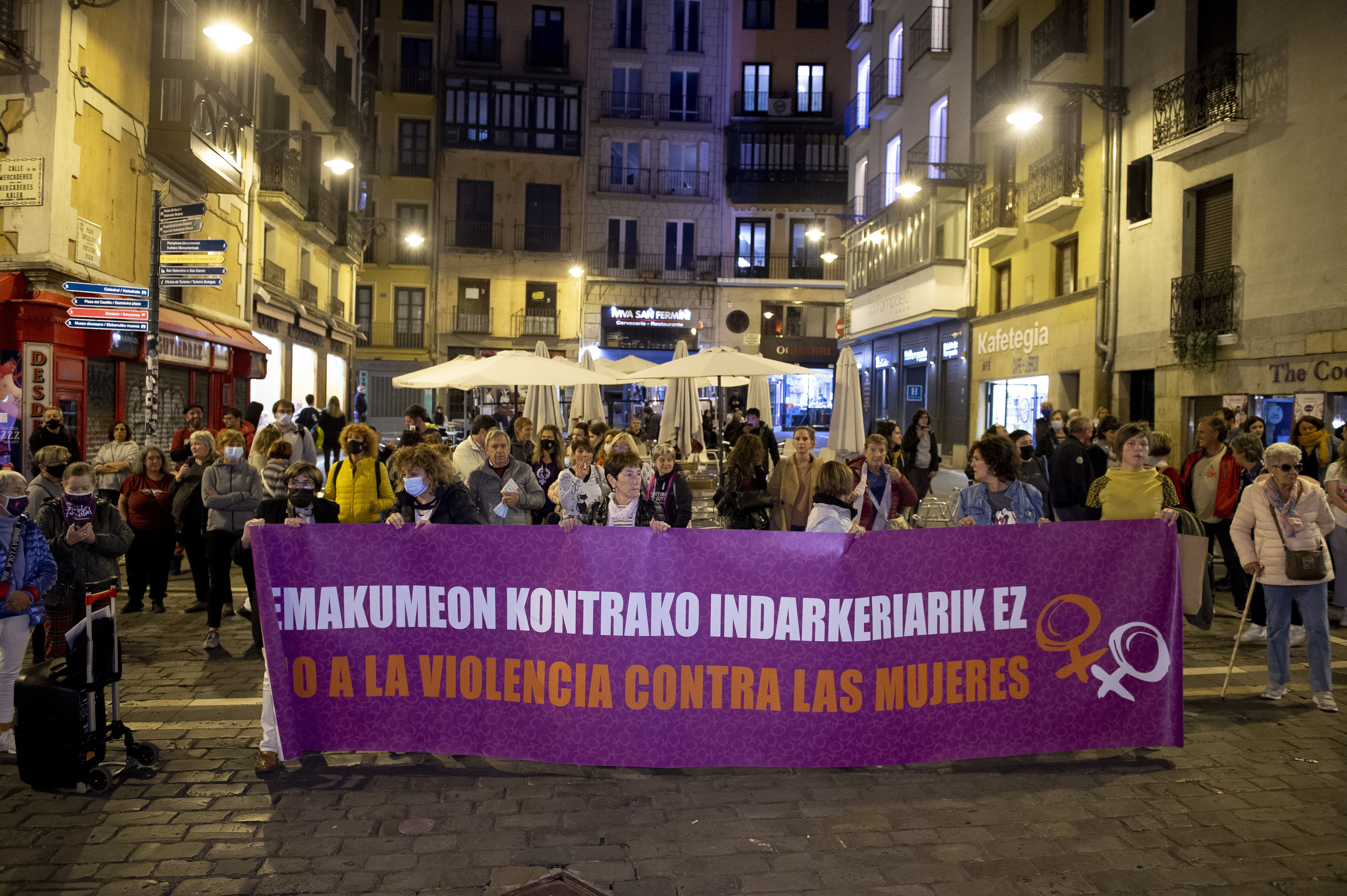 Emakumeen kontrako indarkeria salatzeko elkarretaratze bat, Iruñean, artxiboko irudi batean. IÑIGO URIZ / FOKU