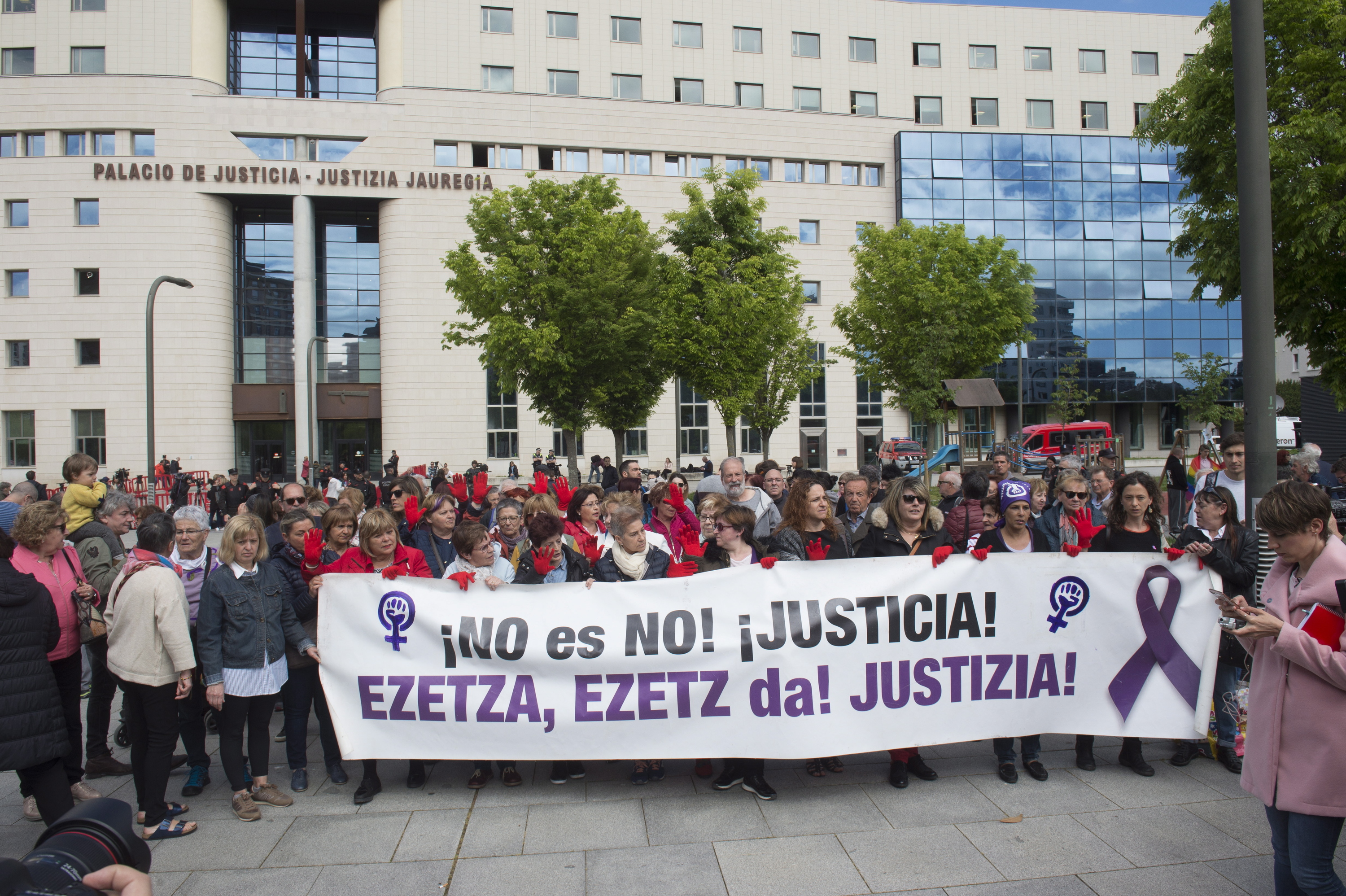 Sanferminetako talde bortxaketarengatik egindako protesta bat, Iruñean, 2018an. IÑIGO URIZ / FOKU