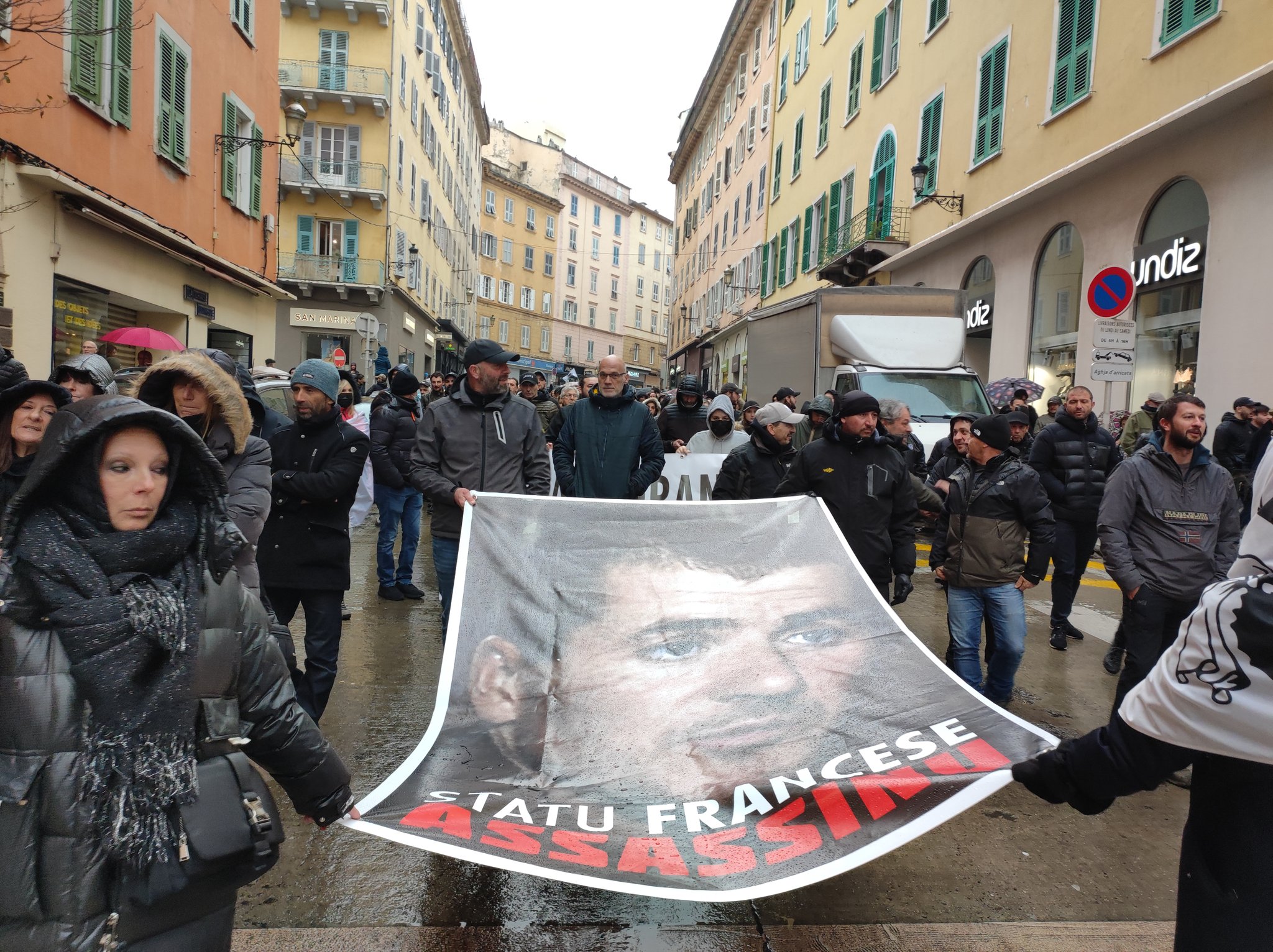 Yvan Colonnaren hilketa salatzeko manifestazioa, Korsikako Bastia hirian, 2022an. OIHANA TEYSEYRE KOSKARAT