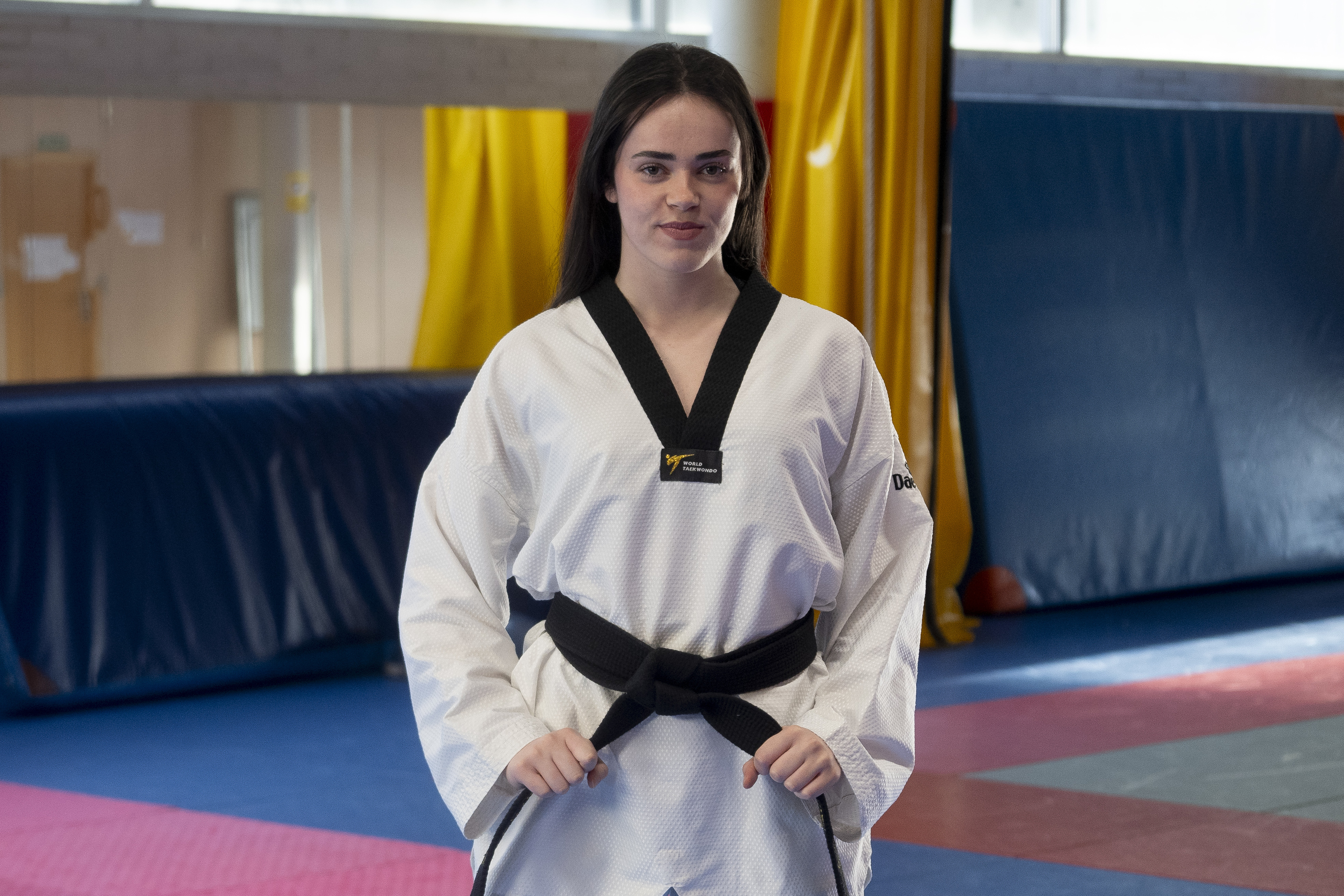 Maialen Carvalho taekwondo borrokalaria, urtarrilaren 17an, Iruñeko Larrabide kiroldegian, entrenamendua hasi aurretik. IÑIGO URIZ / FOKUaria